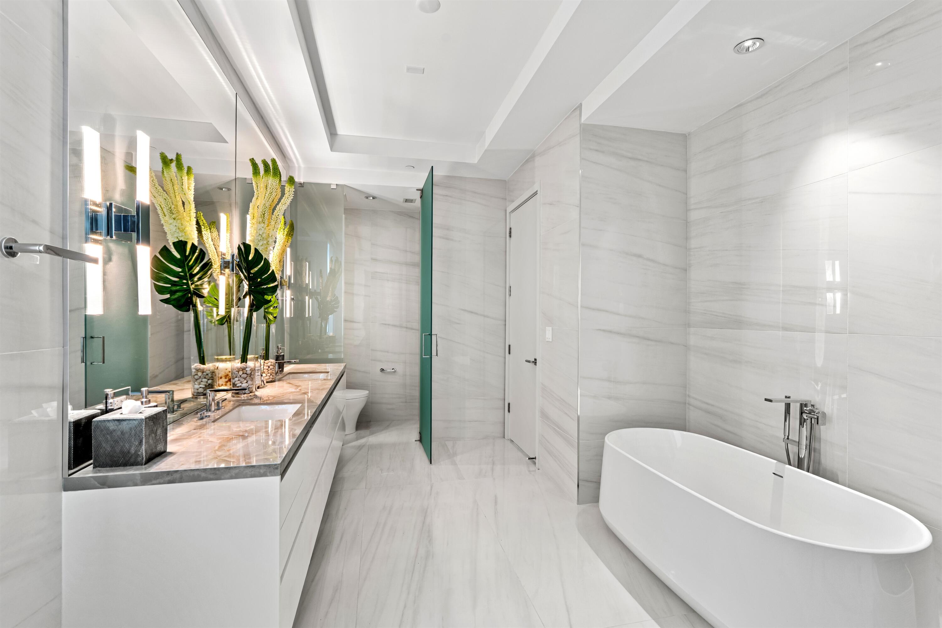 PRIMARY_BATHROOM_ANGLE_RIGHT