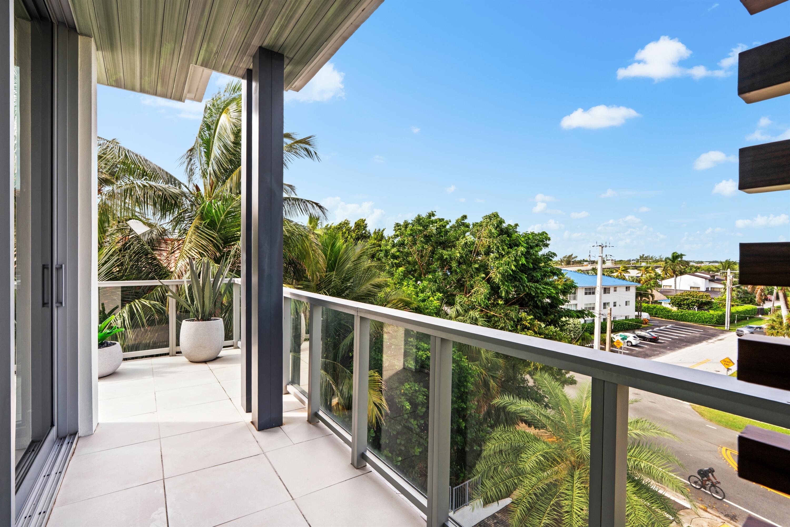 BALCONY_VIEW_RIGHT