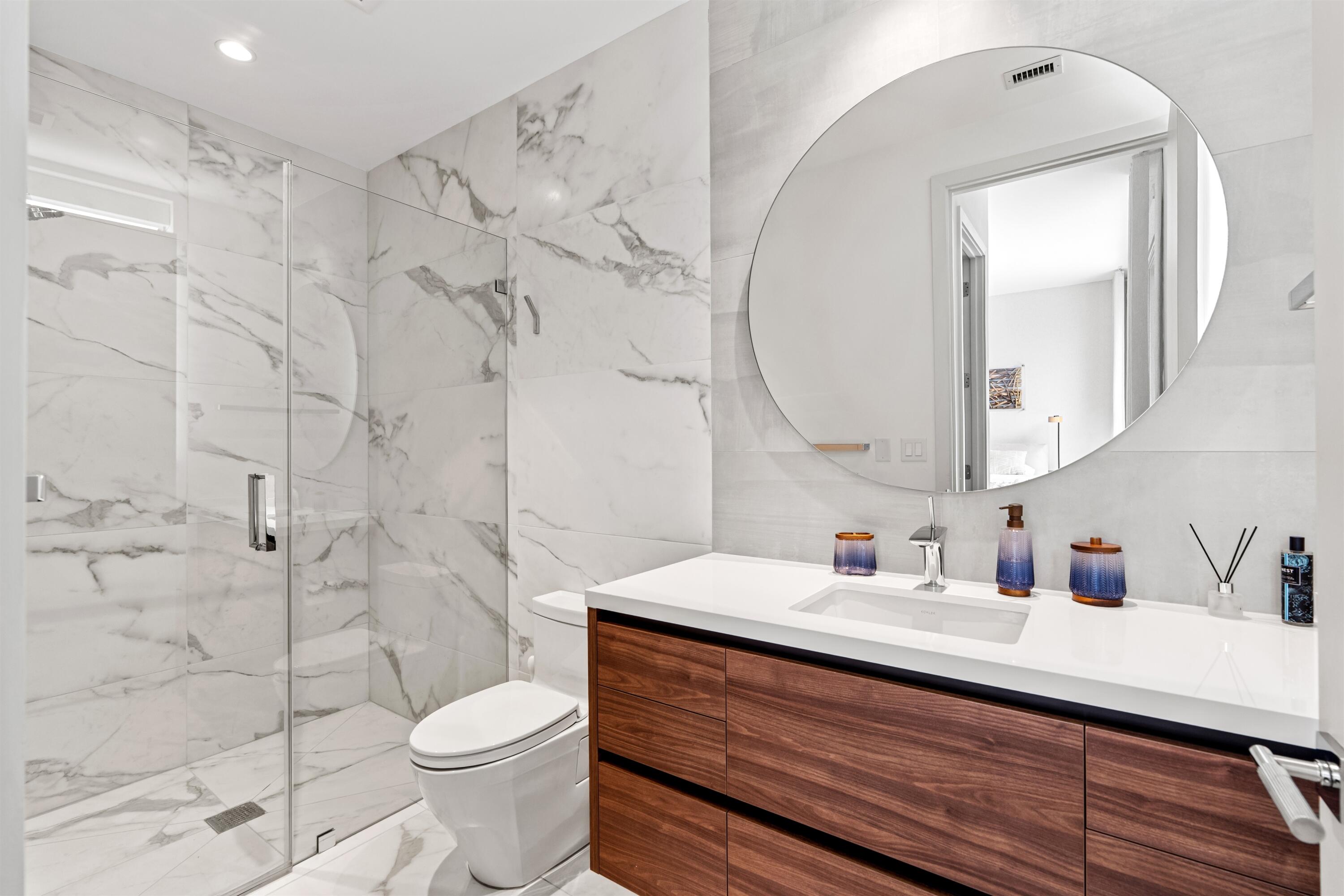 BATHROOM_1_ANGLE
