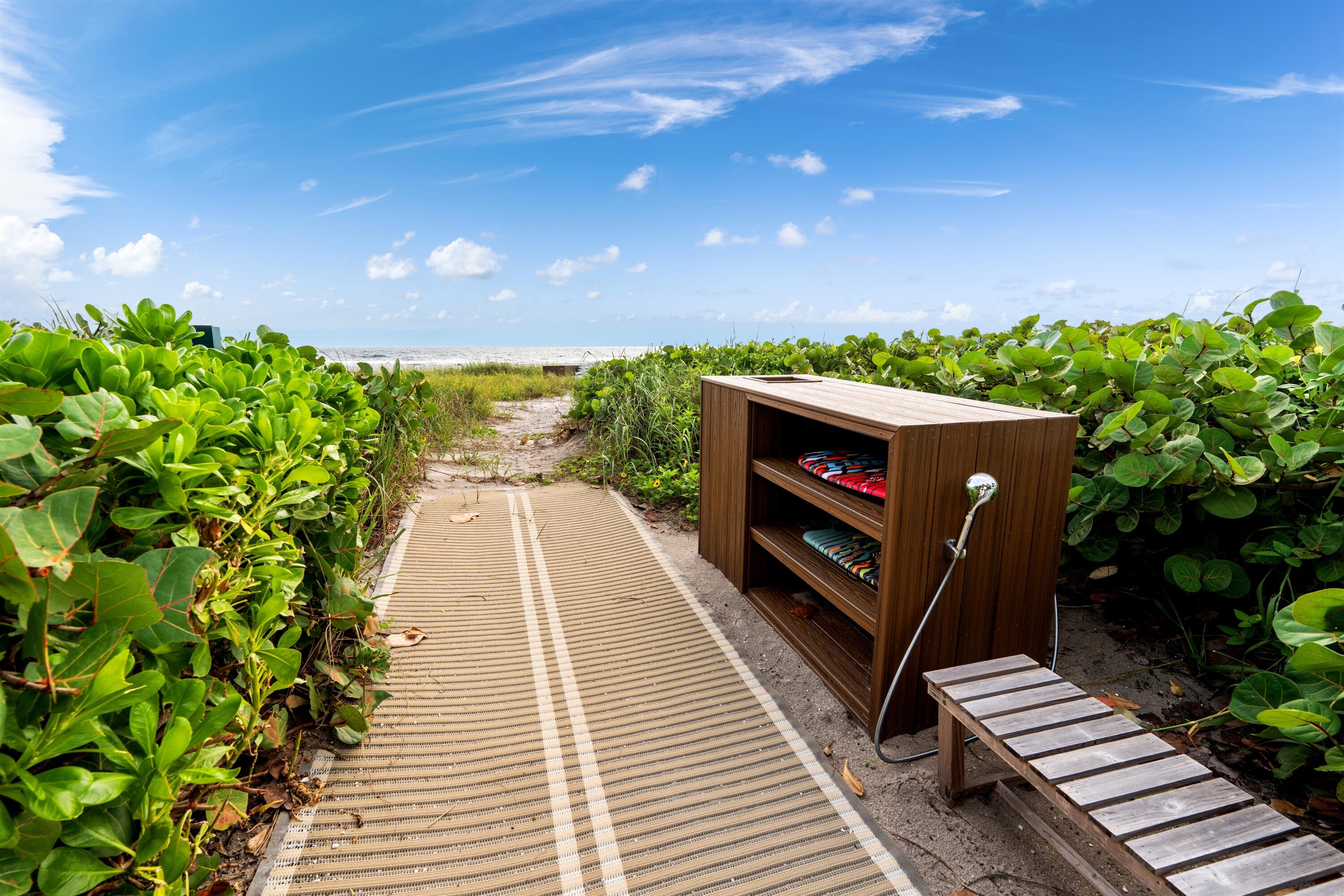 BEACH_WALKWAY_COMMON_AREA