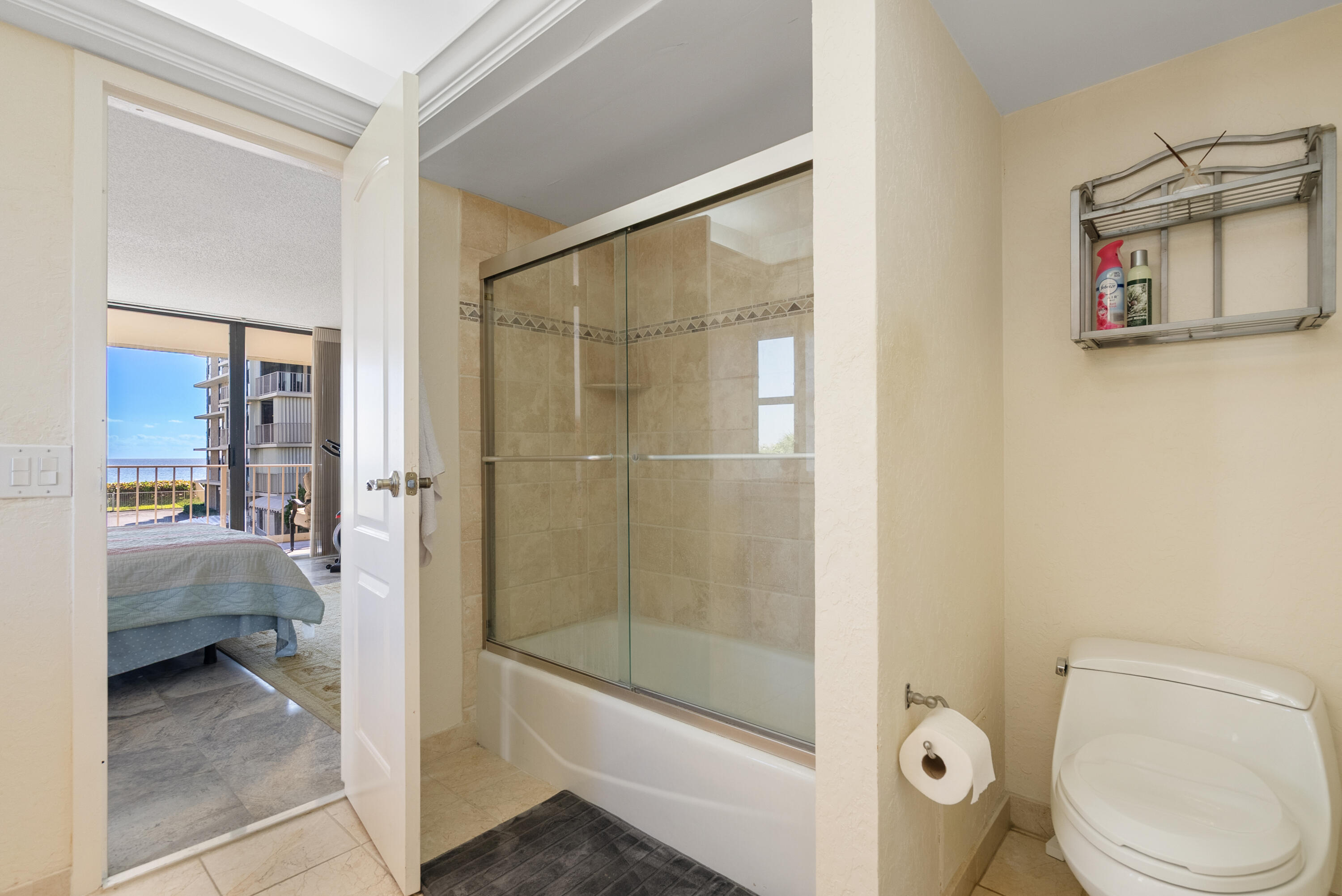 Primary Bath/Shower Combo