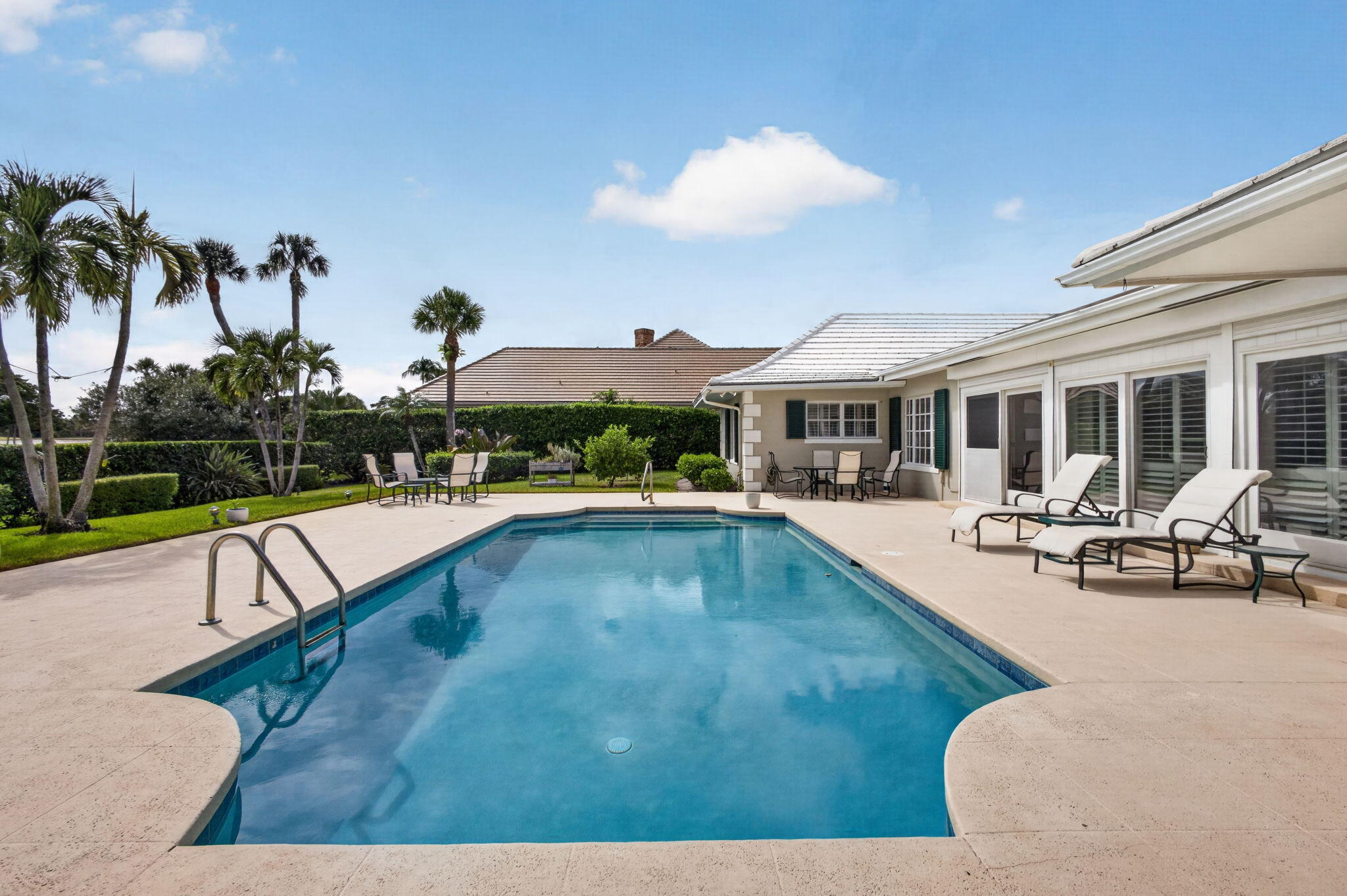 Pool & large deck