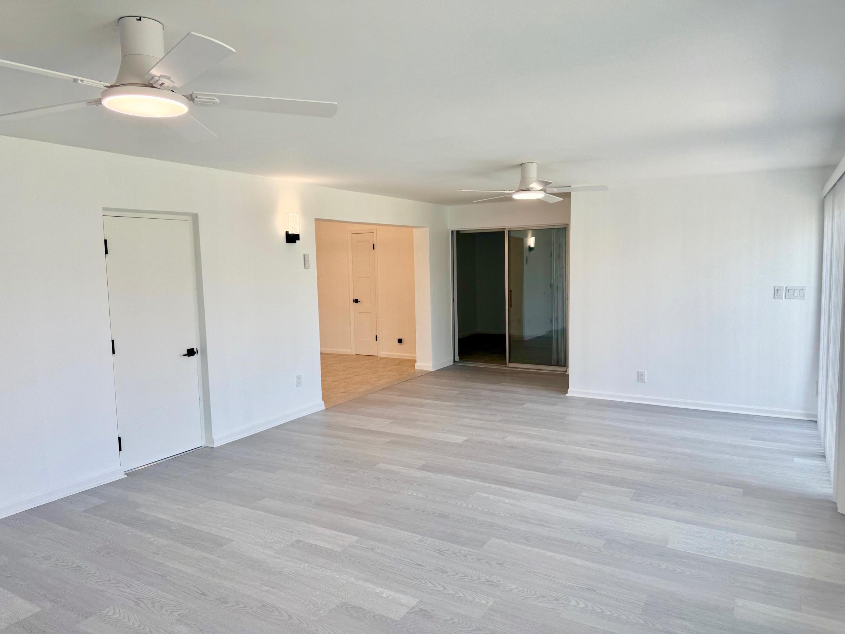 Large Family Room, New Fans