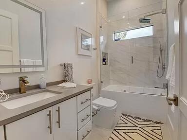 2nd Bathroom