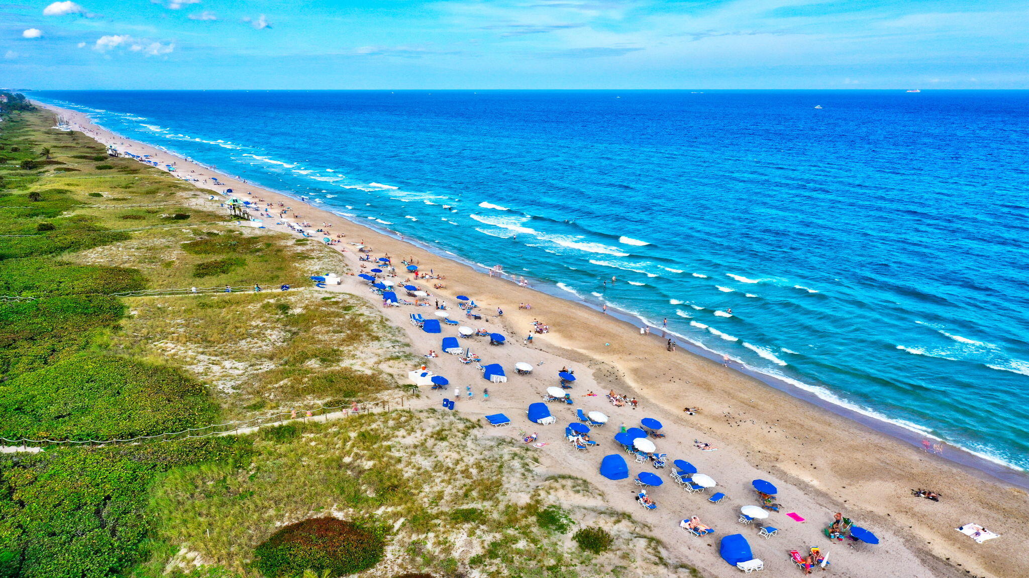 Beautiful Delray Beach enjoy the surf