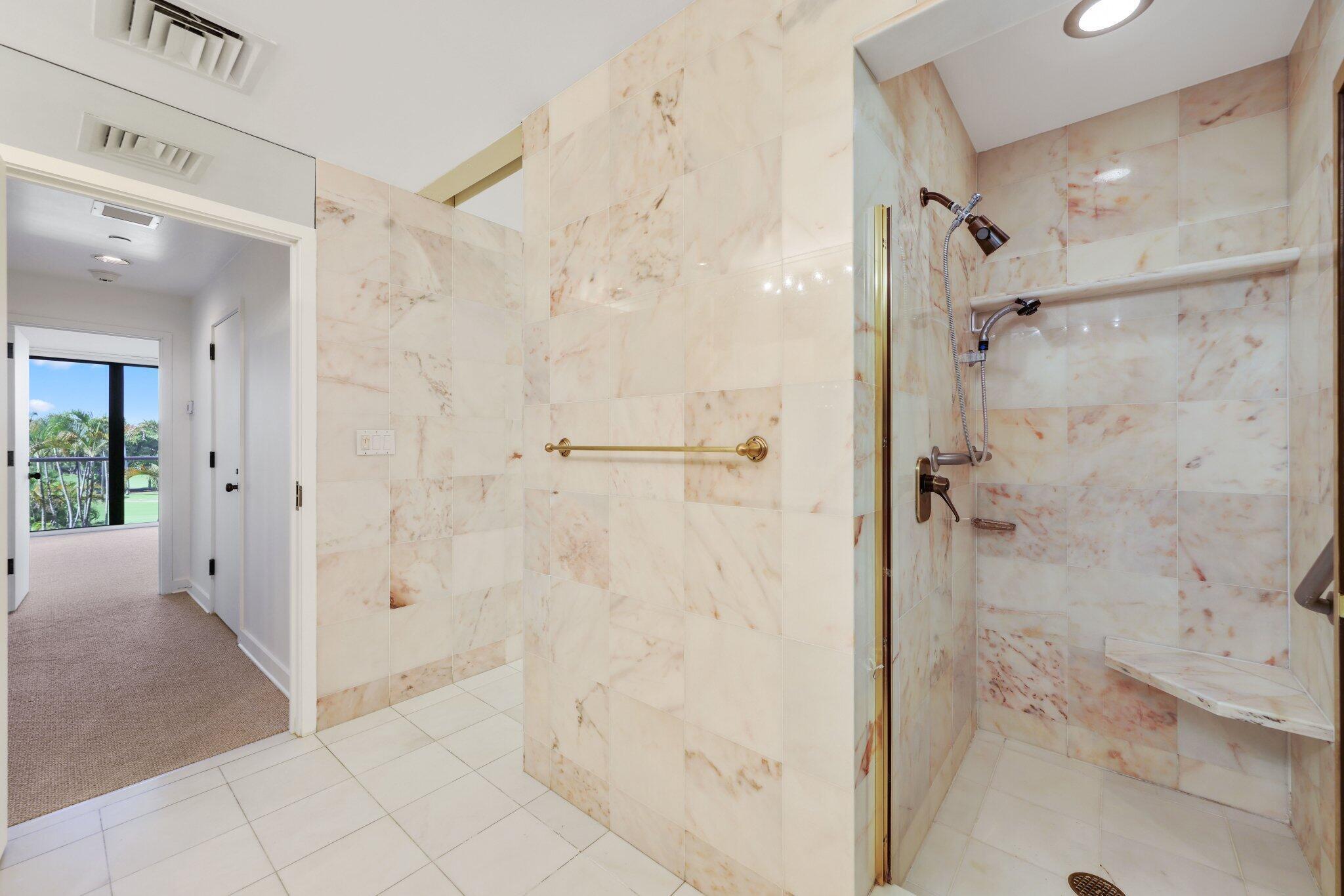 Primary En-Suite His/Hers Bathroom