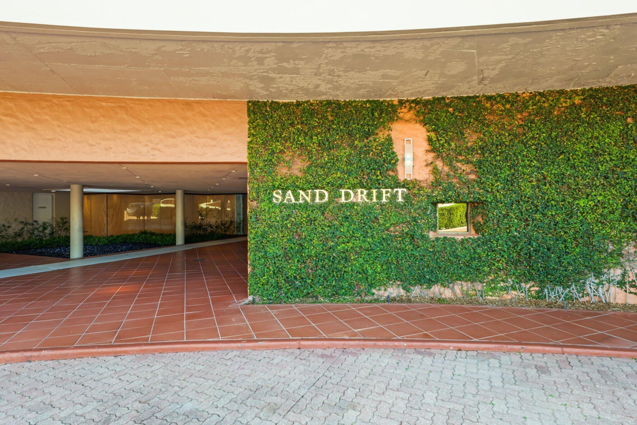 Front of Sand Drift - 2 North Breakers Row