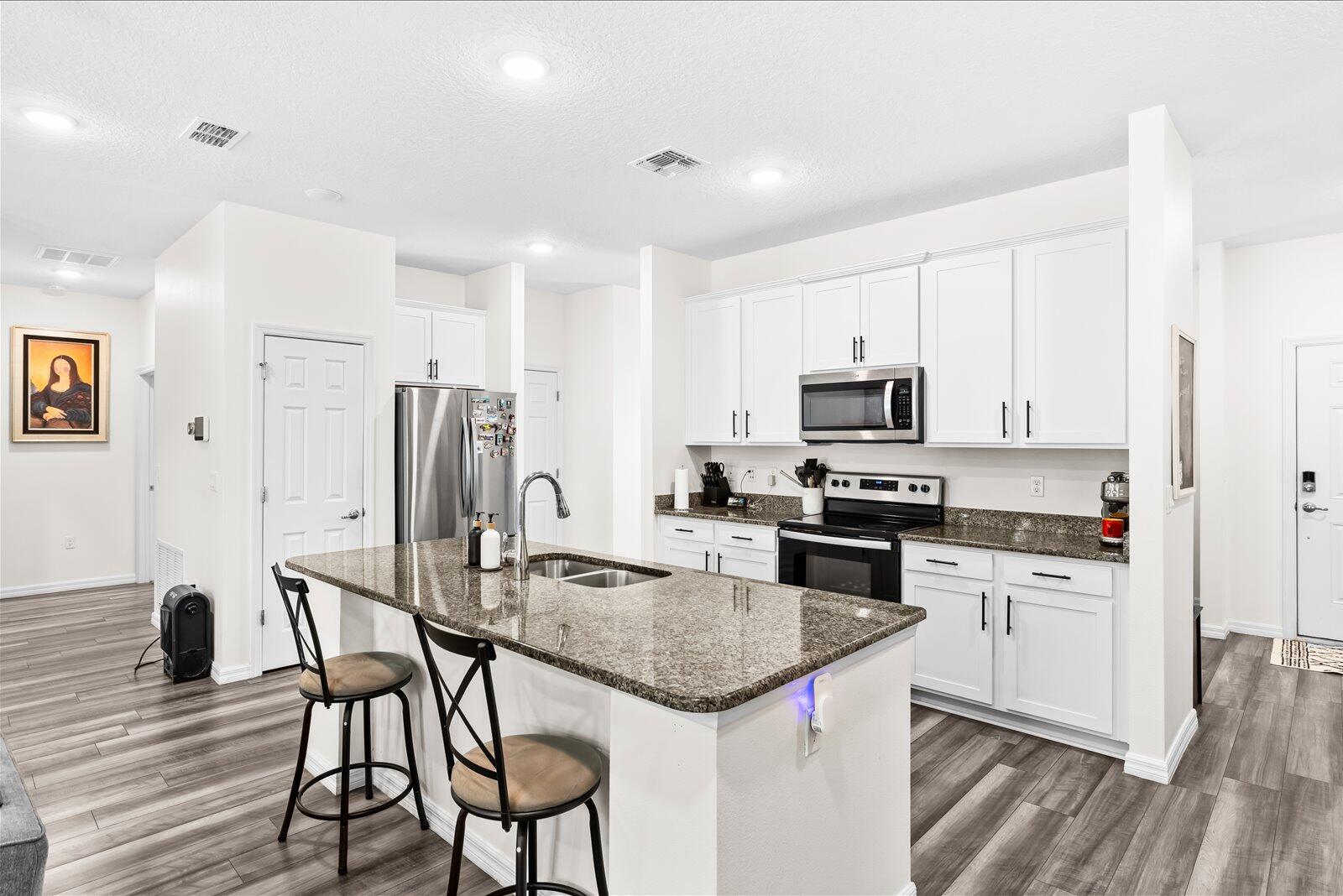 KITCHEN KITCHEN