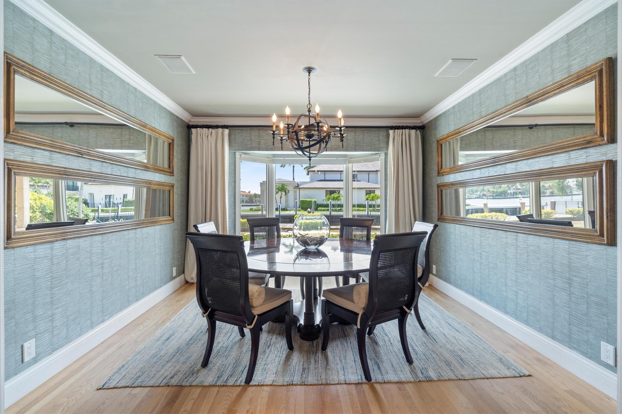 dining room with round table dining room with round table