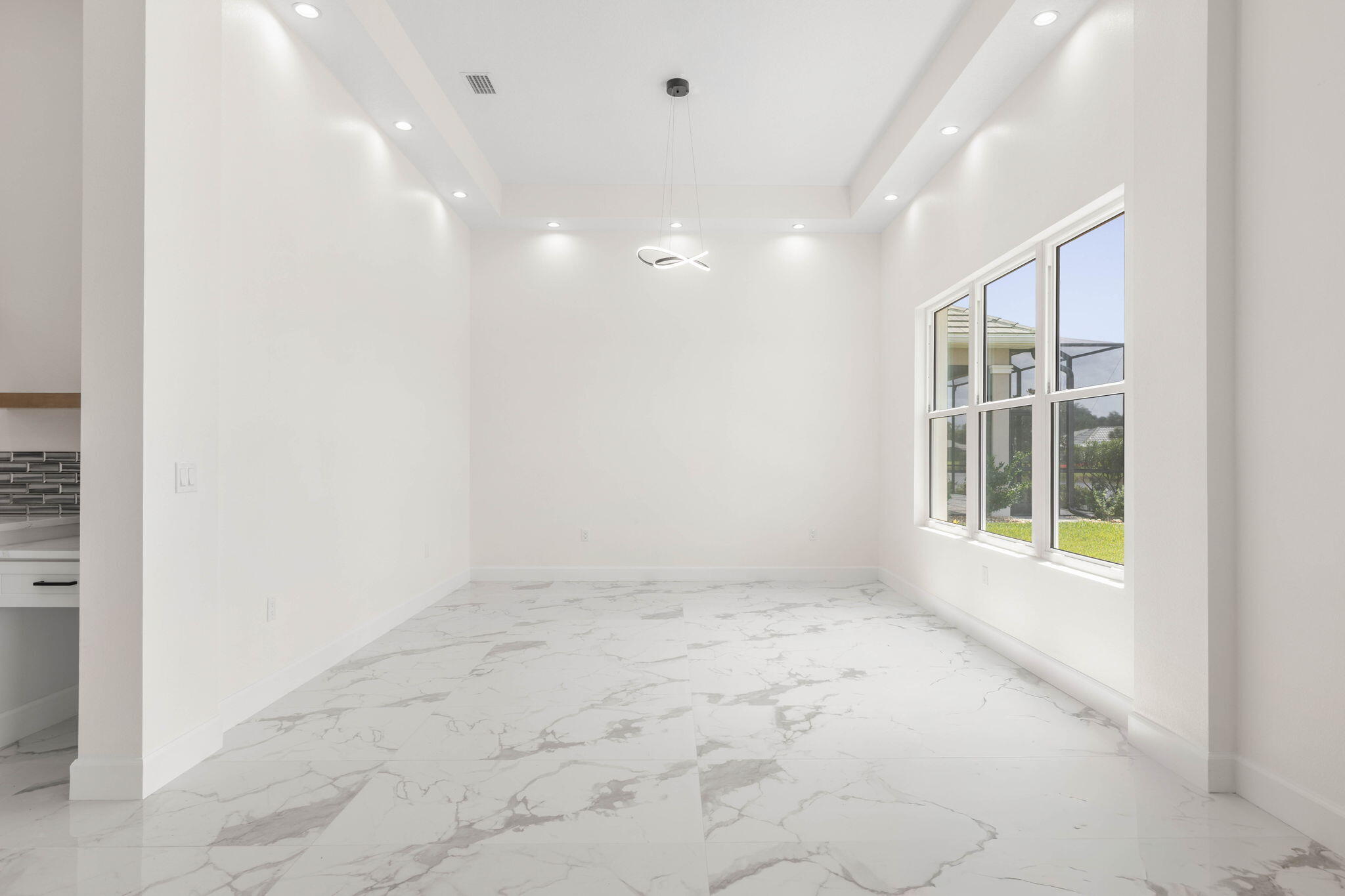 18-web-or-mls-116 Longview Way N-17