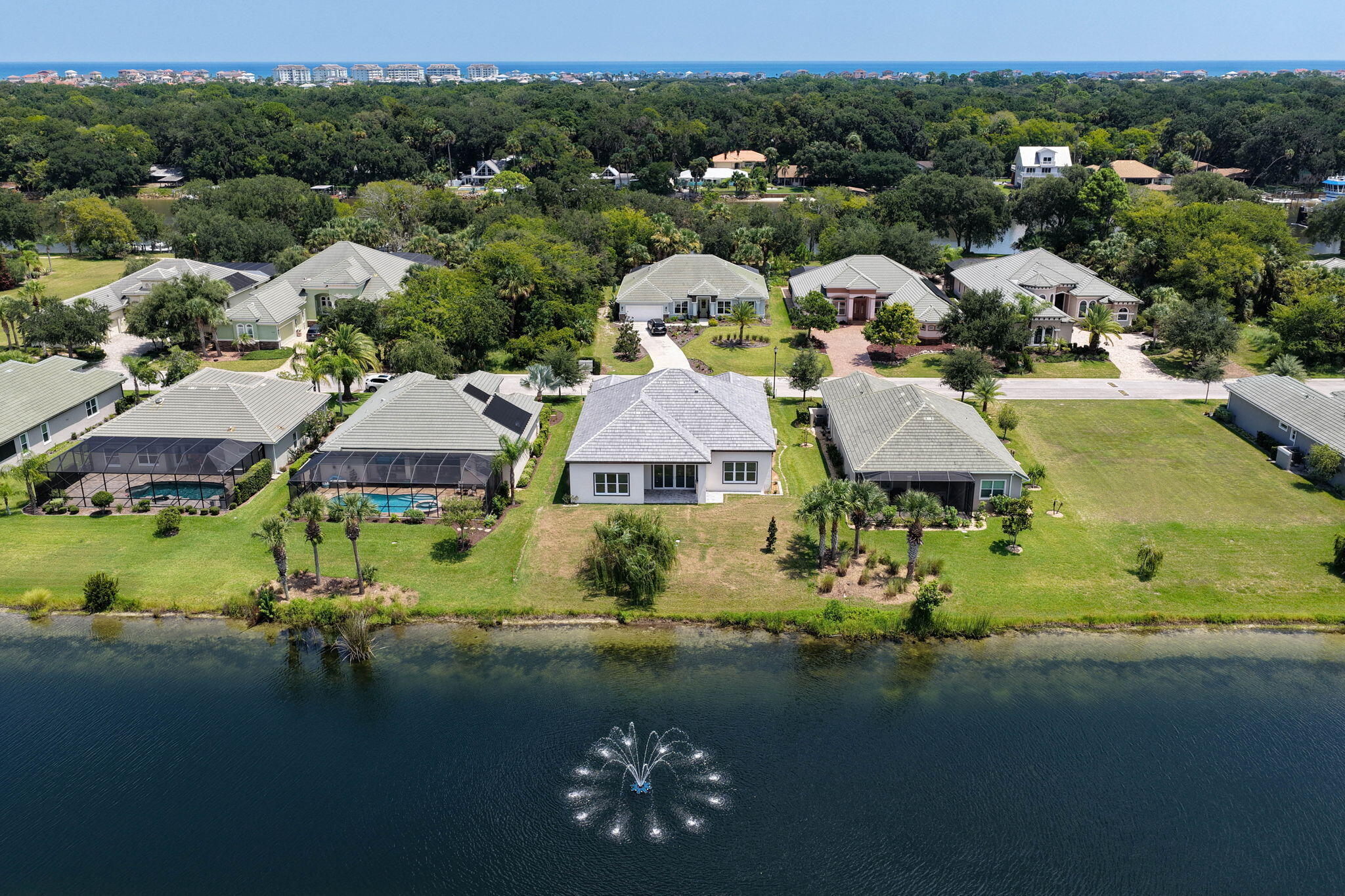 Pond/Fountaine View