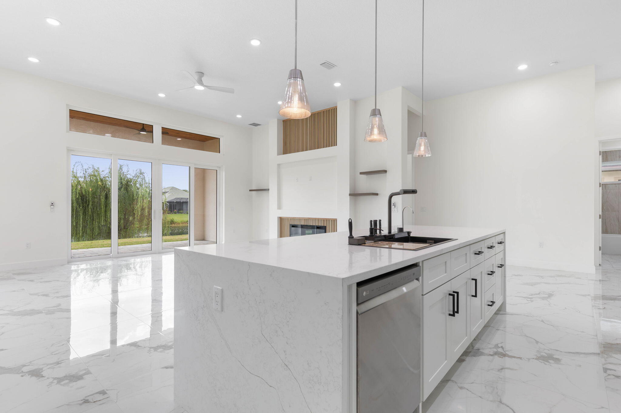 17-web-or-mls-116 Longview Way N-16
