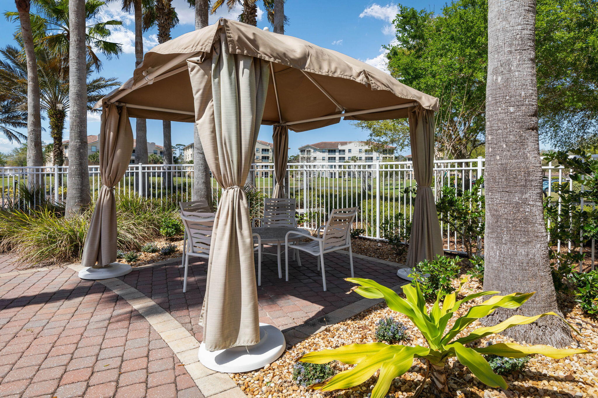 99-web-or-mls-116 Longview Way N-96