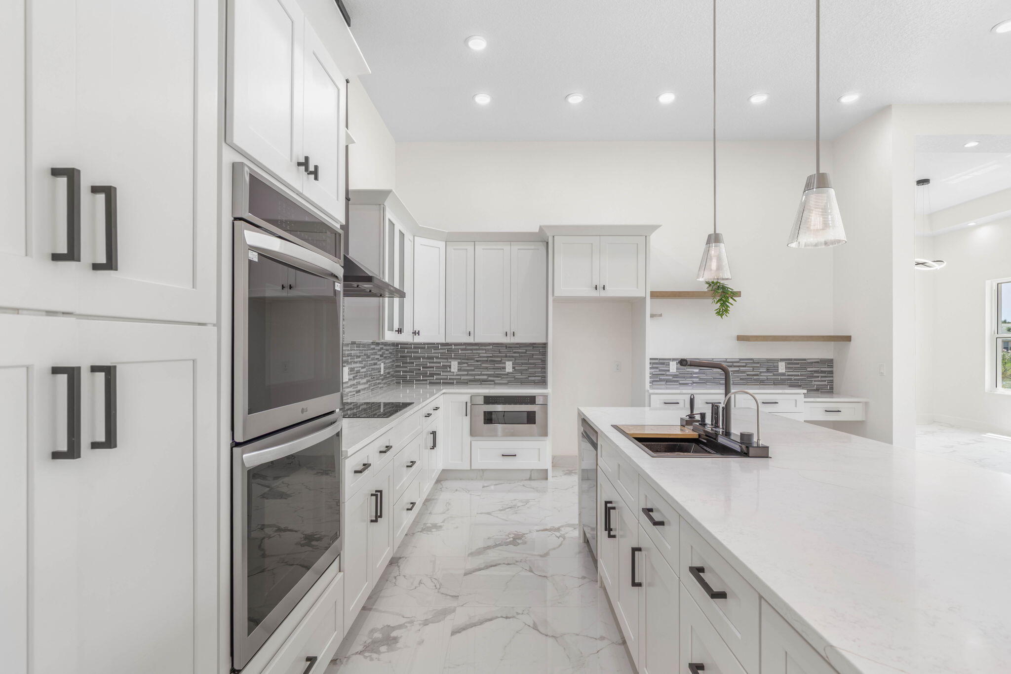 16-web-or-mls-116 Longview Way N-15