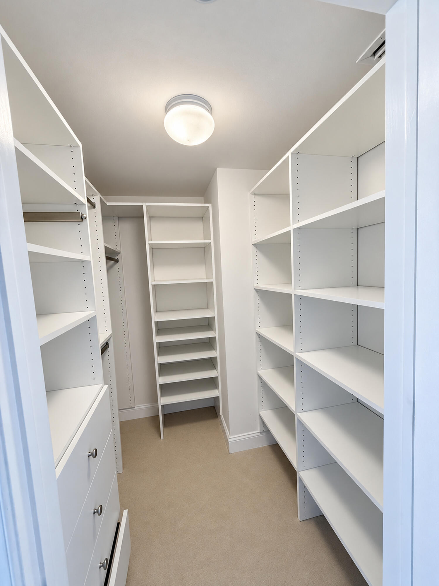 GUEST BEDROOM'S WALK IN CLOSET