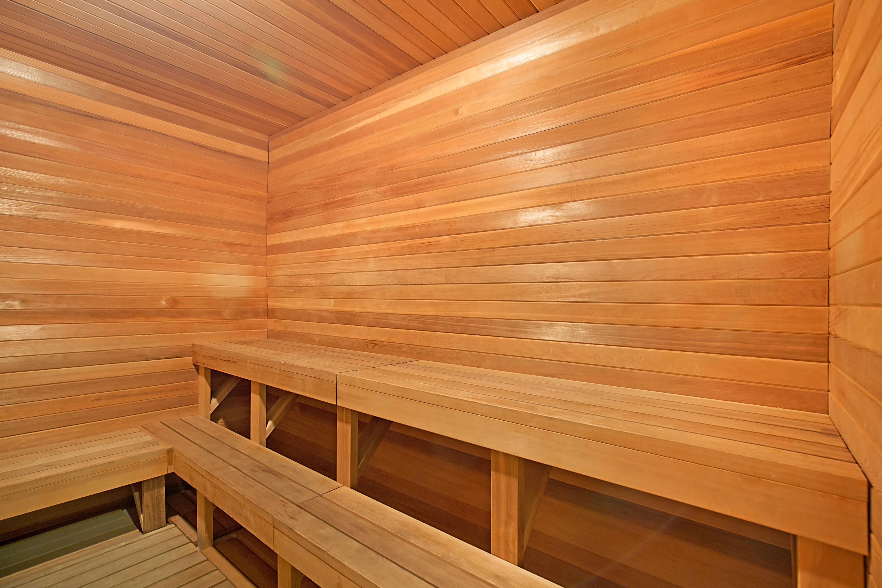 SAUNA IN WOMEN'S AND MEN'S LOCKER