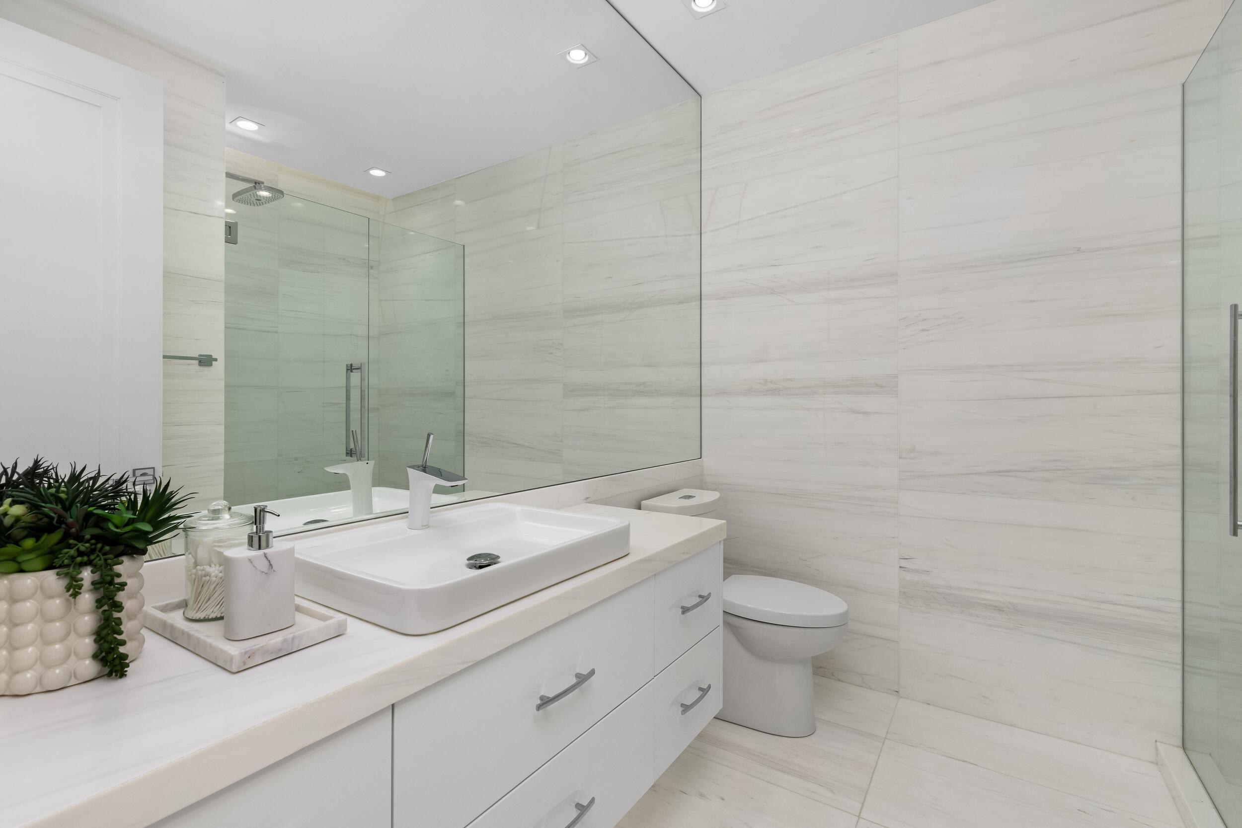 33 - Guest Bath 2