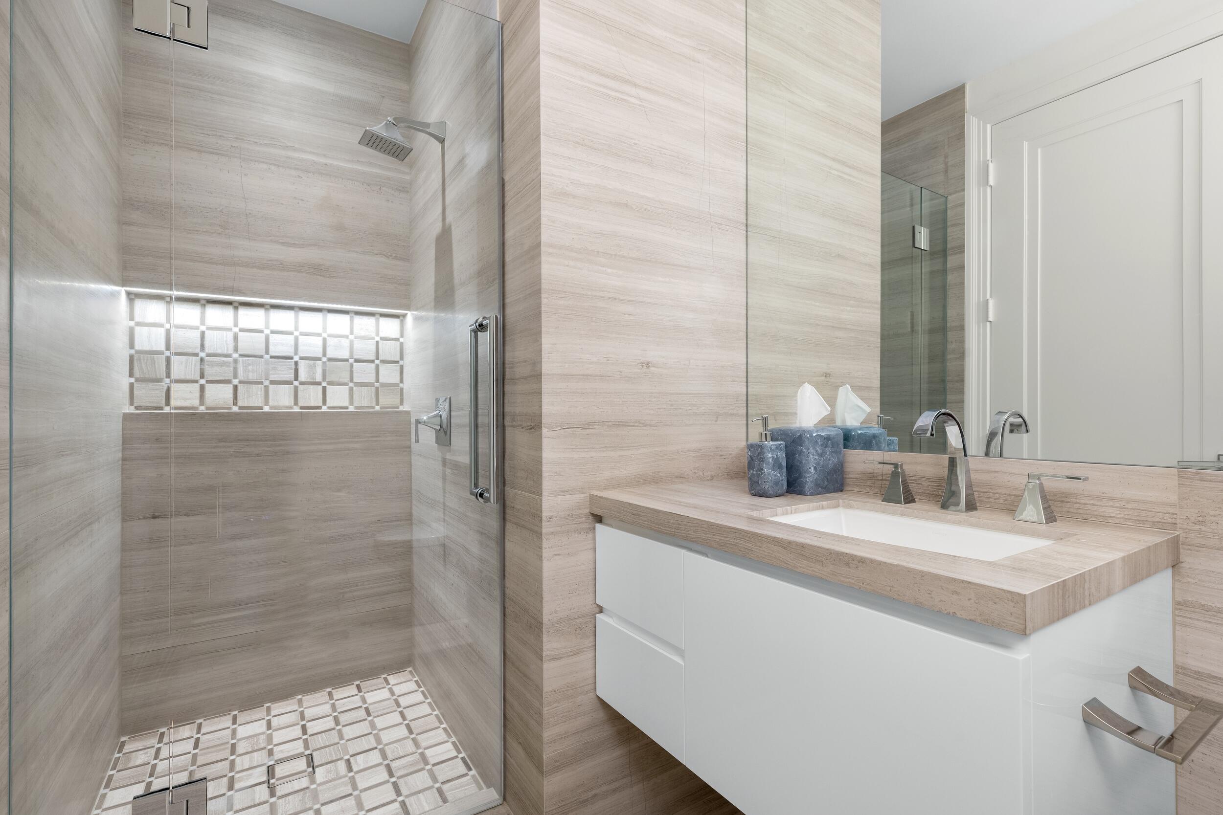 35 - Guest Bath 4