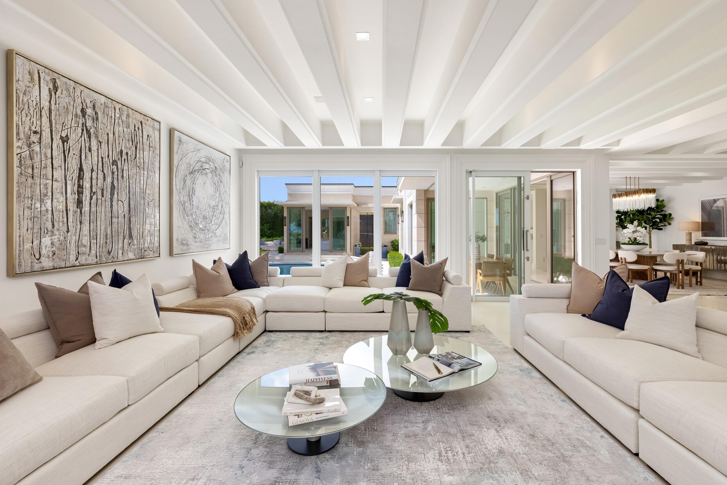 08 - Living Area 1
