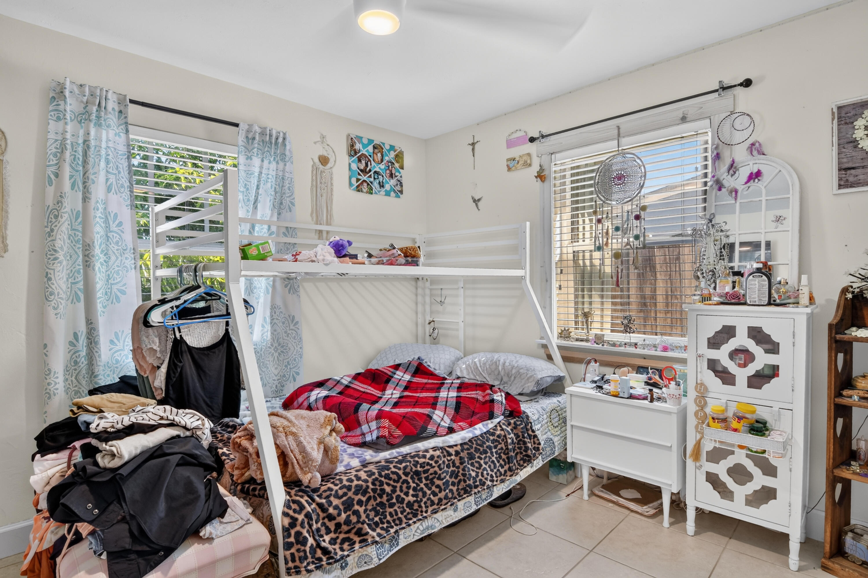 9-1335-Wellington-St-8