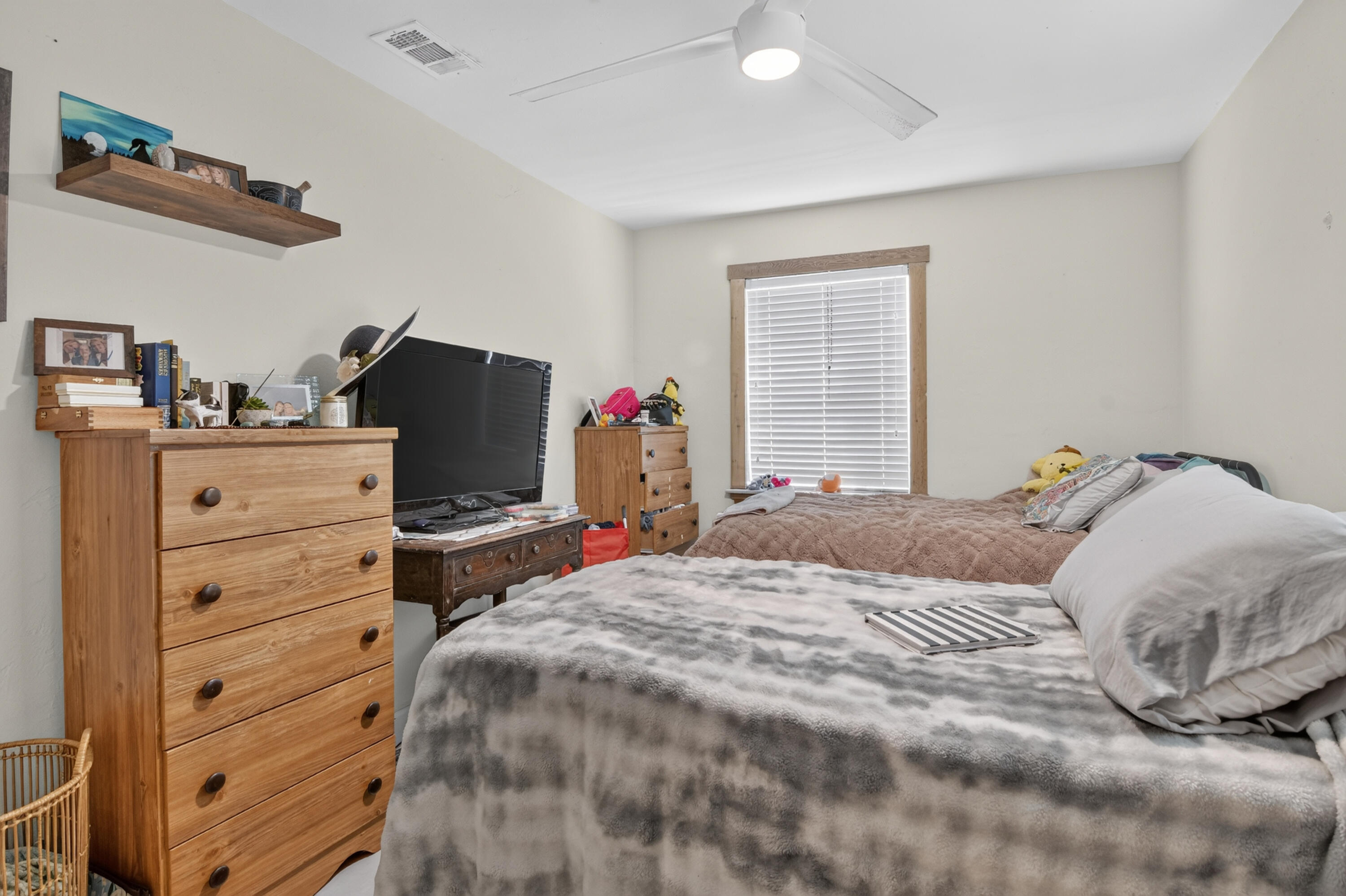11-1335-Wellington-St-10