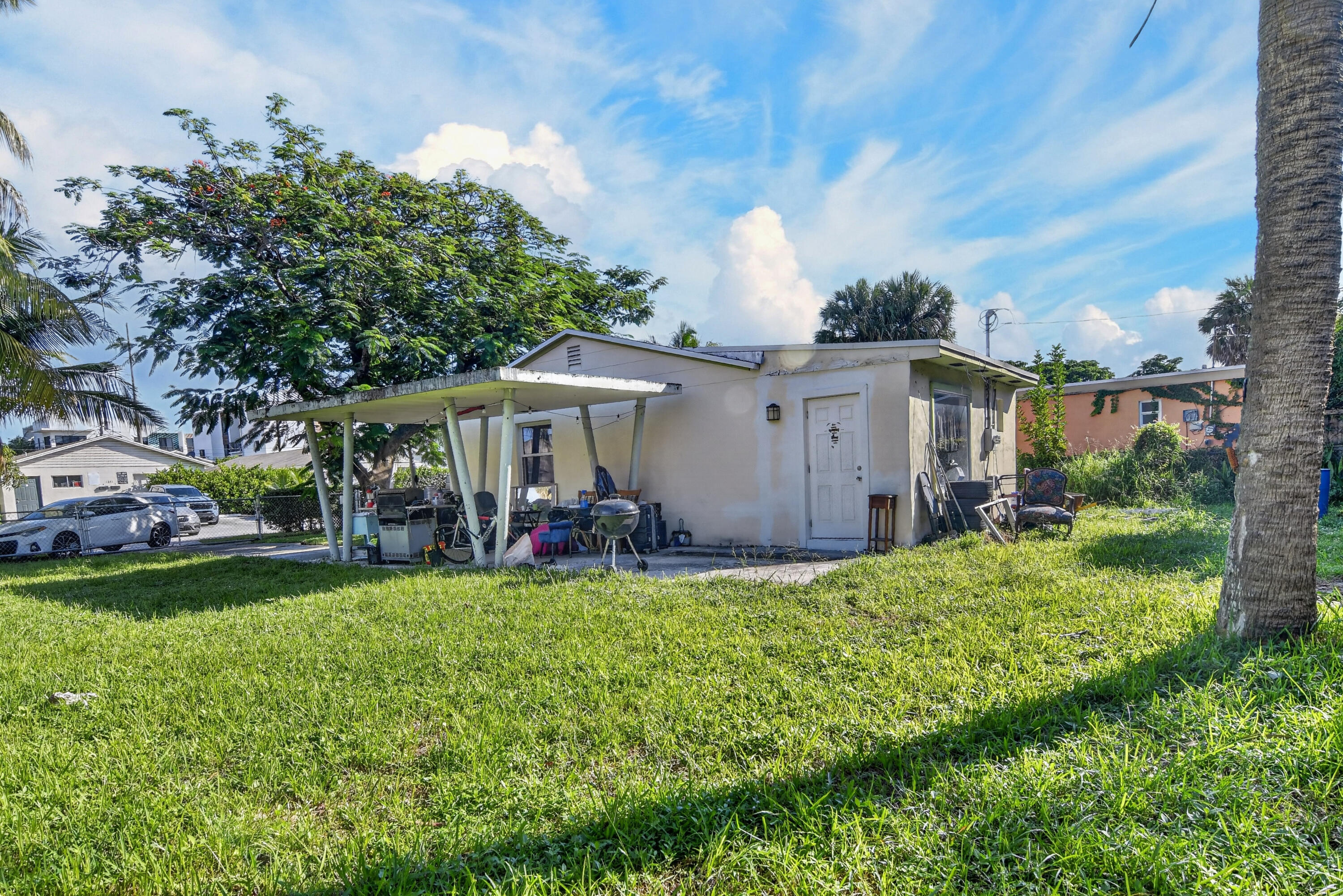7-1340-Longwood-St-6