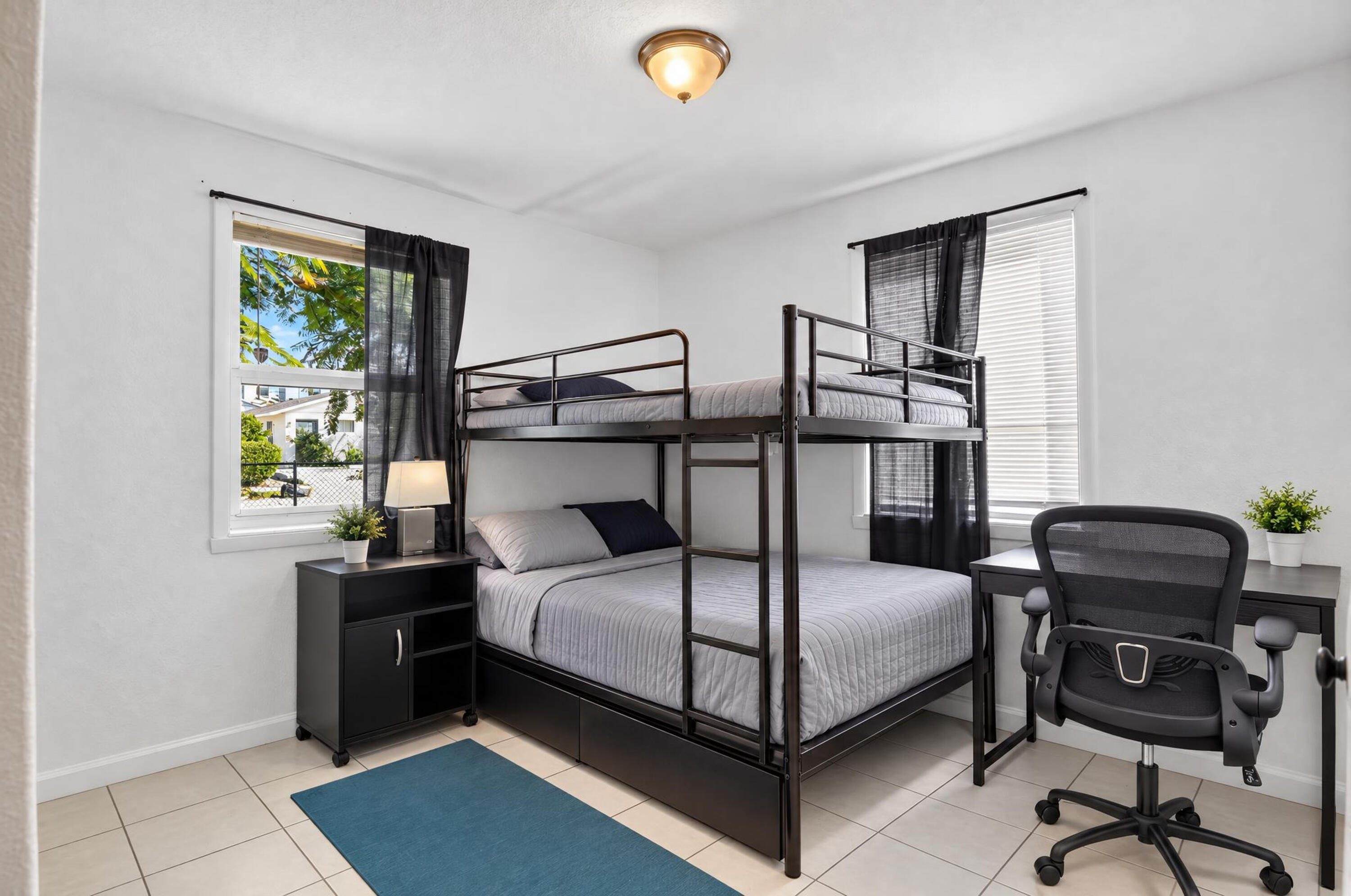 19-1340-Longwood-St-18
