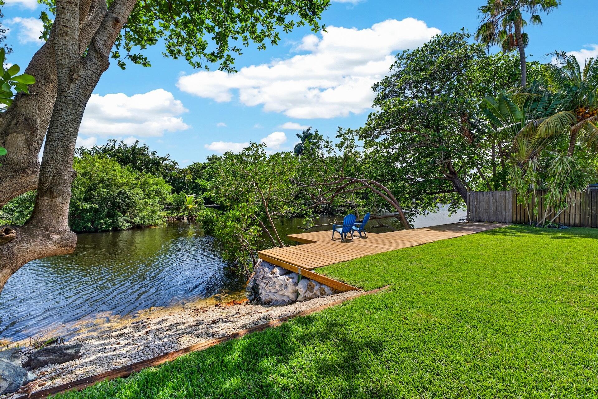 Peaceful Middle River Location Peaceful Middle River Location