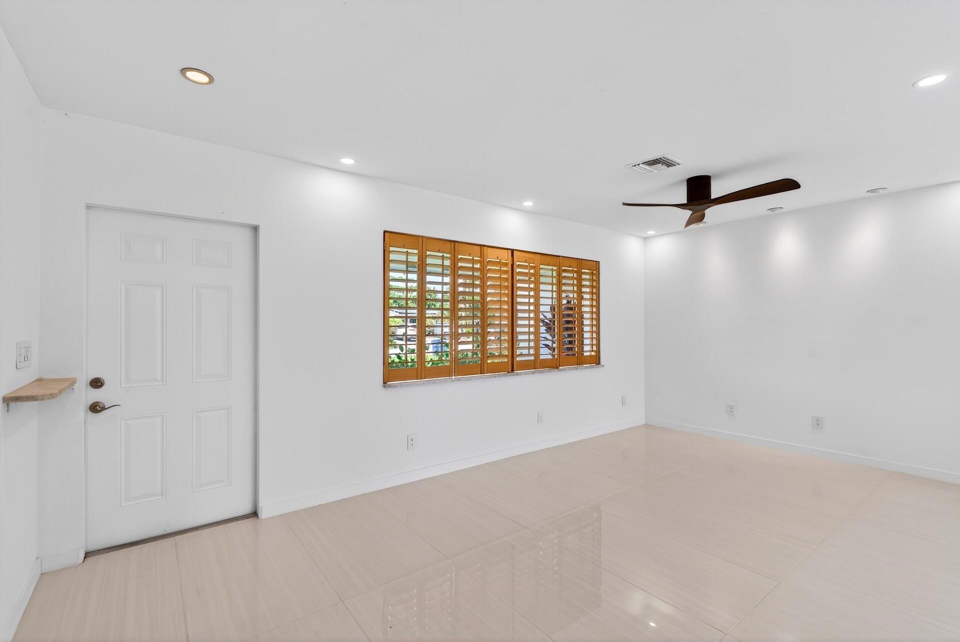 LIVING AREA-2
