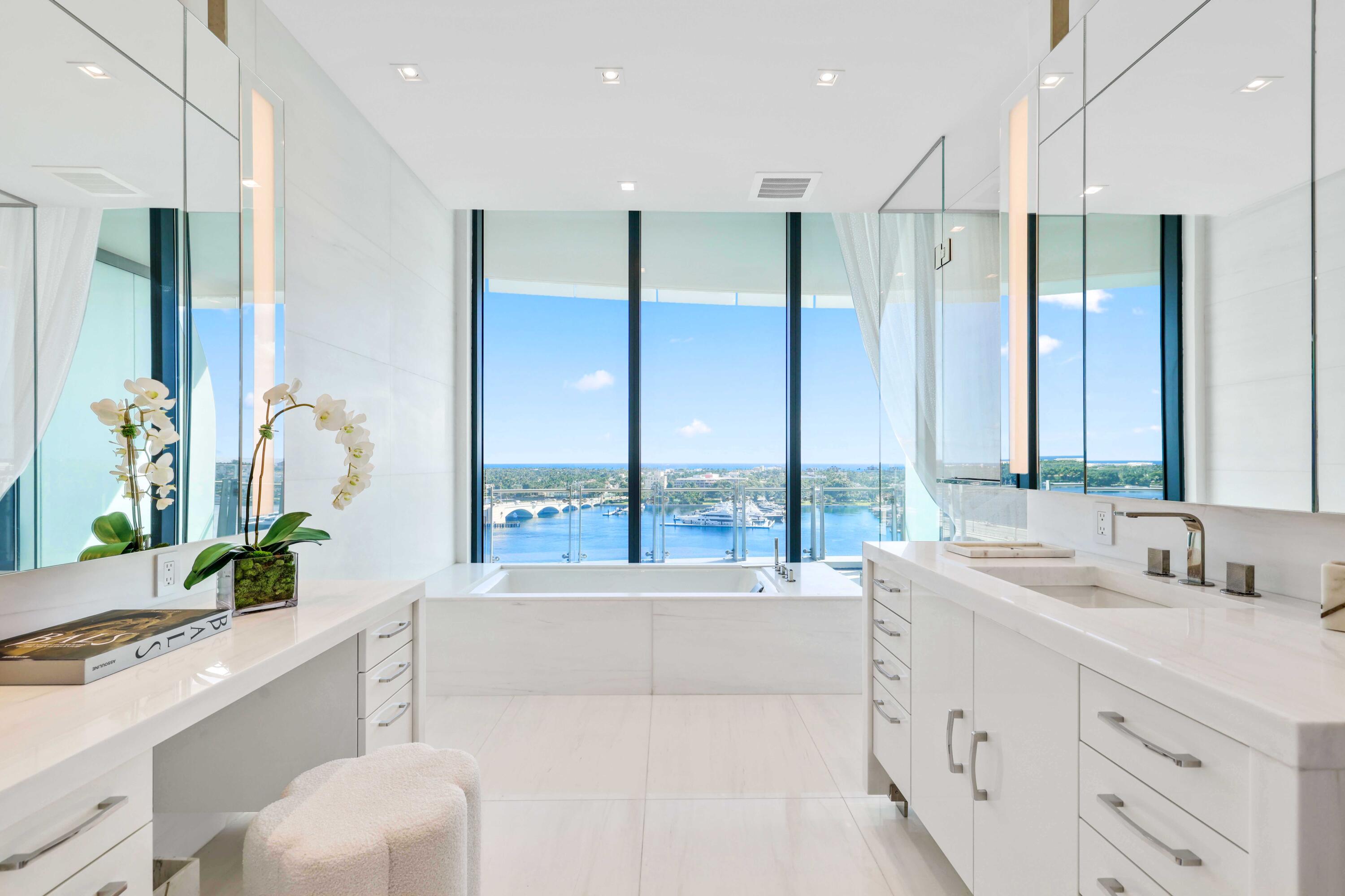 17 Bistrol 1101 - Primary Bathroom 1