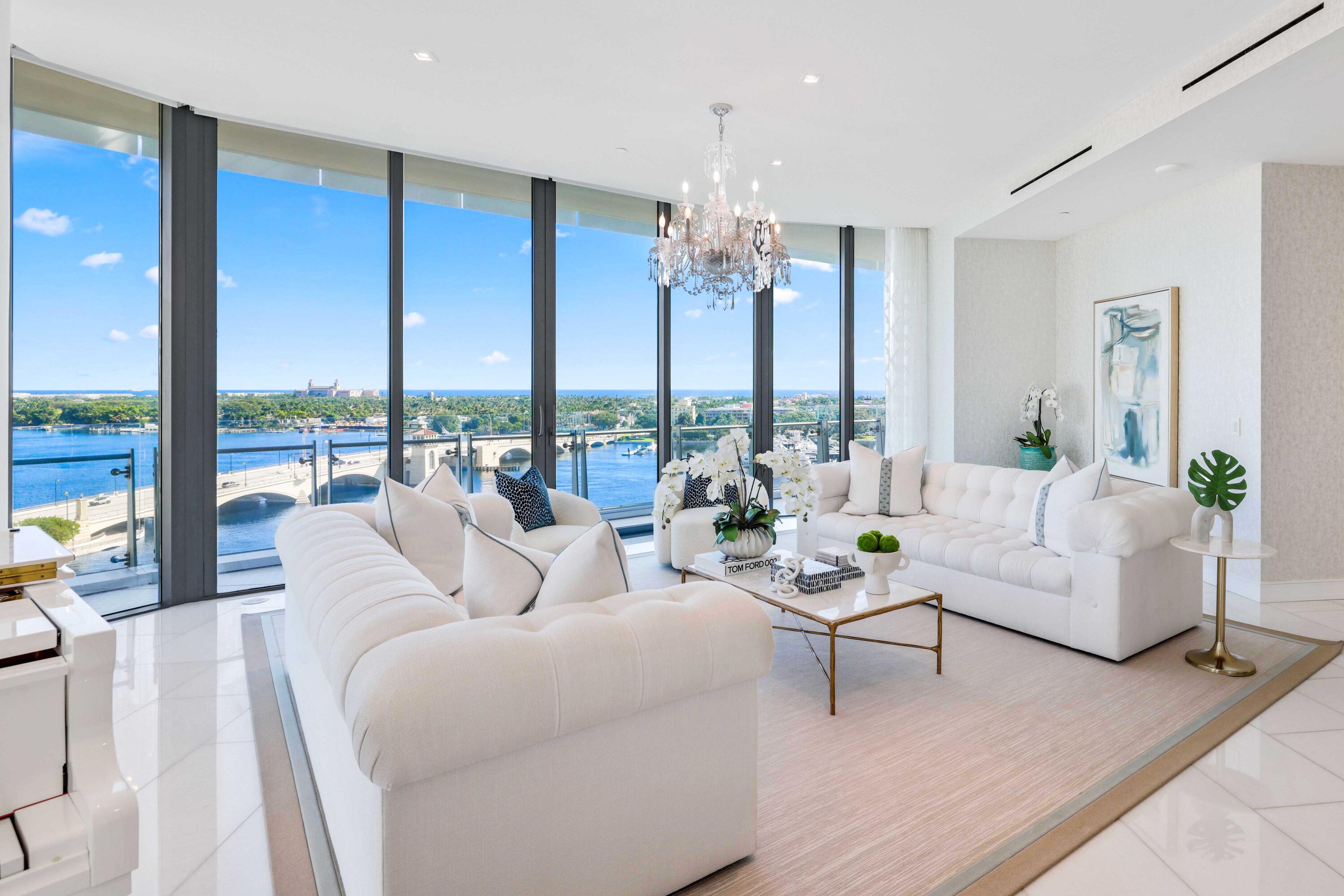 4 Bistrol 1101 - Living Room