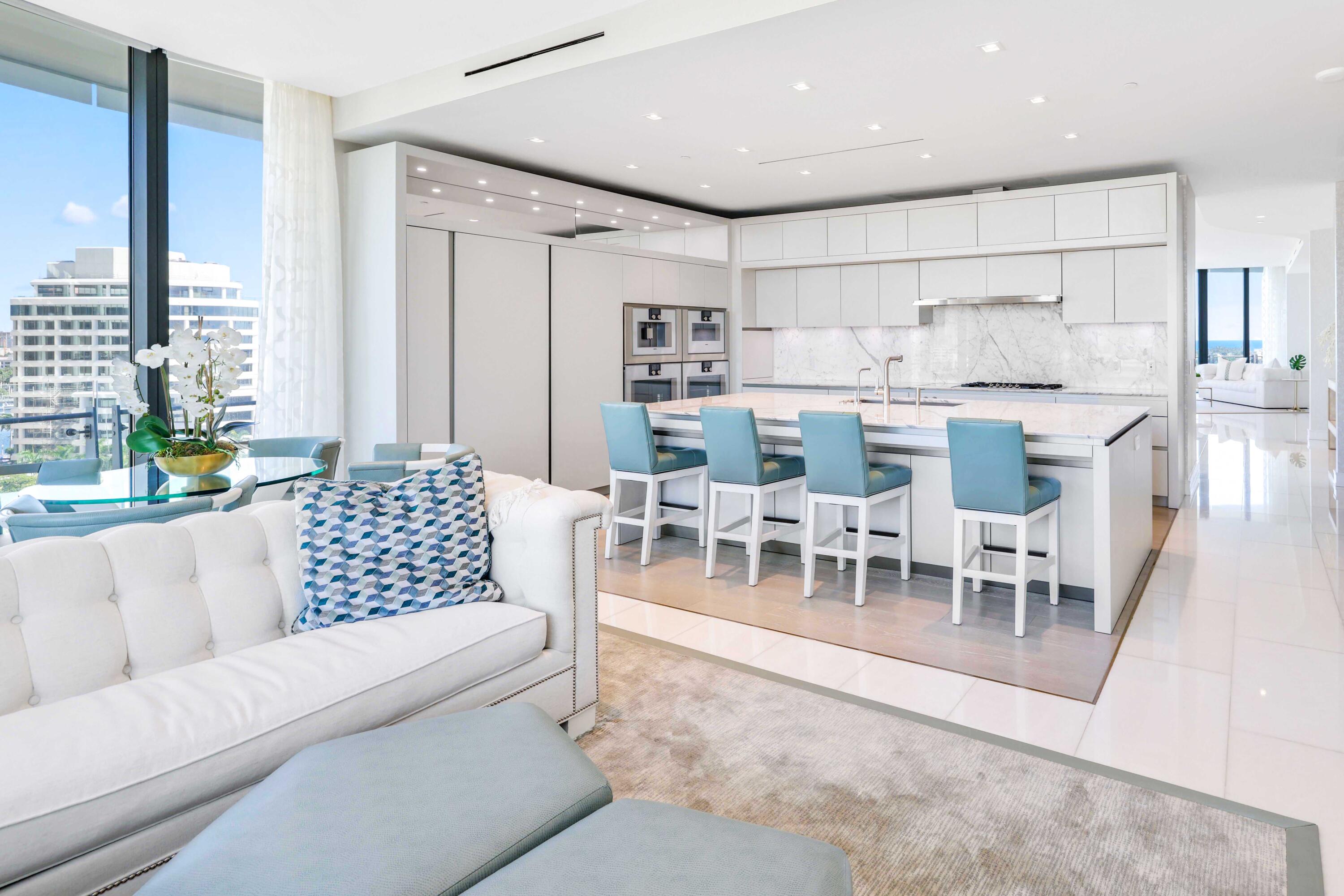 10 Bistrol 1101 - Family Room Kitchen