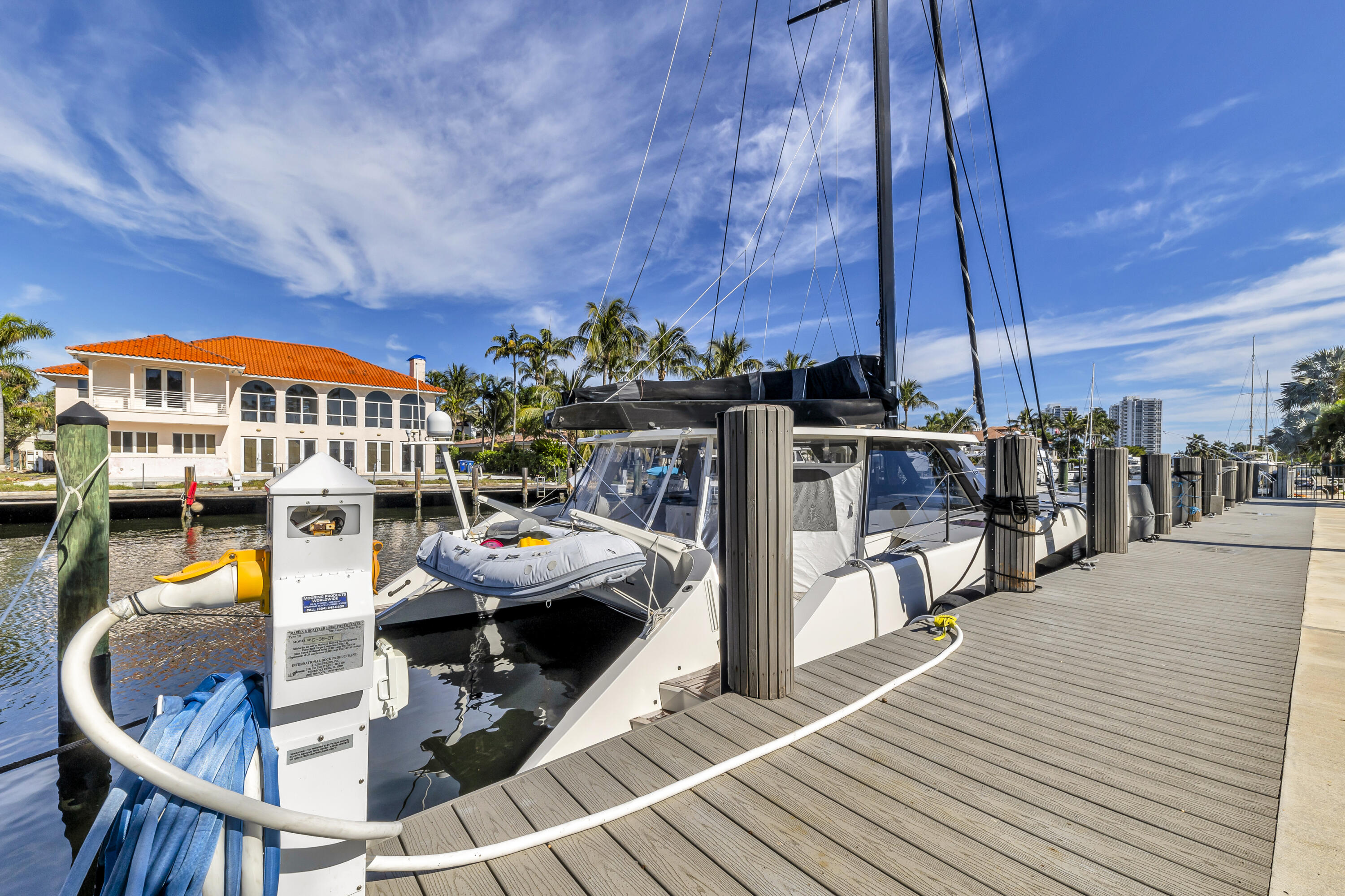Dock w electric & water
