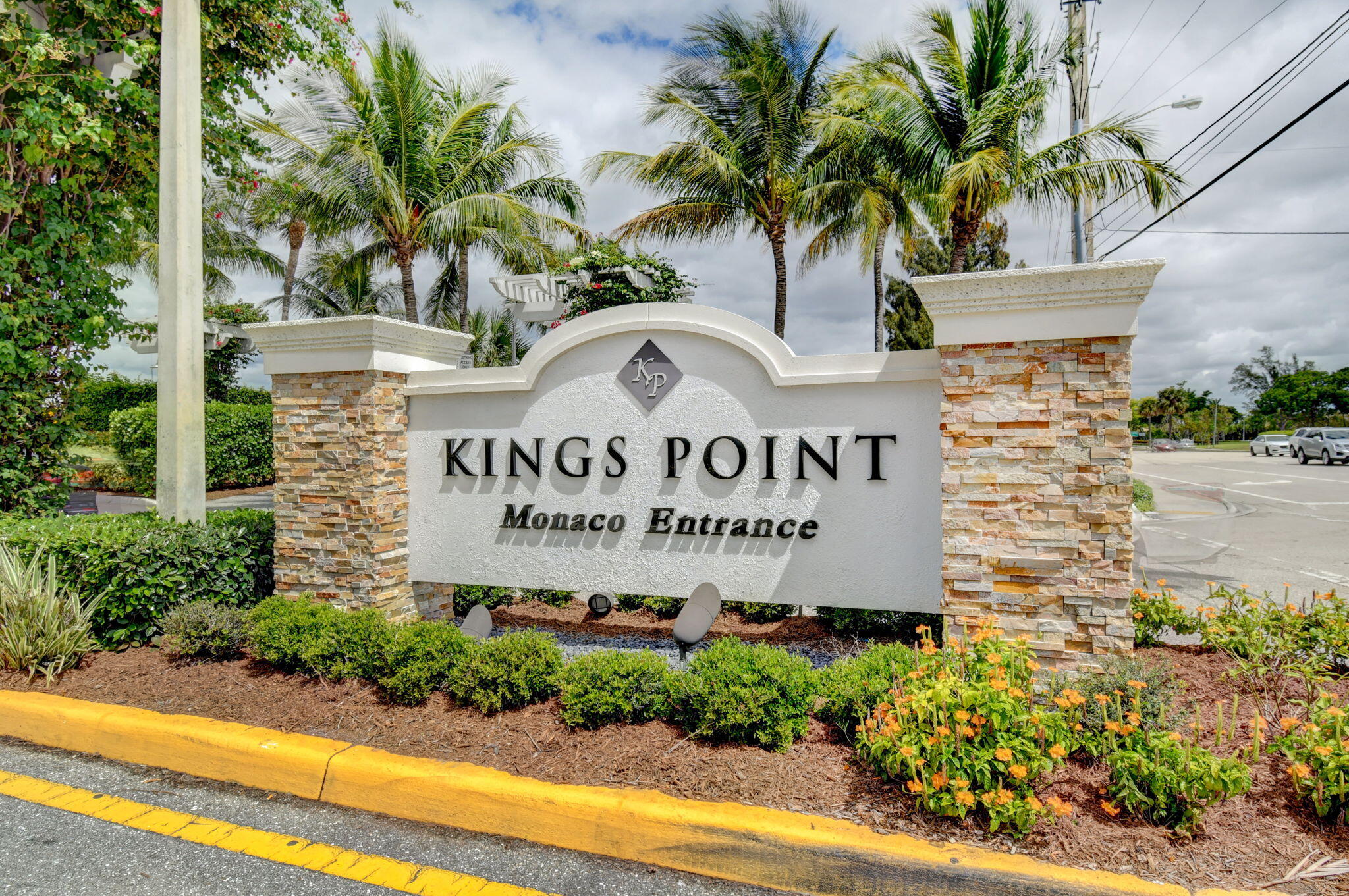 84-web-or-mls-Kings Point (4) (2)