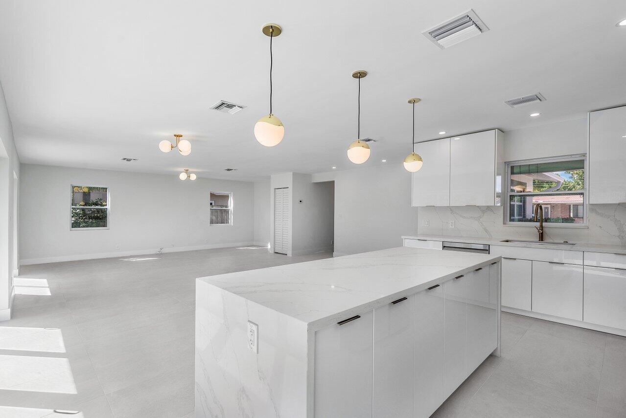 011-46Southwest9thAvenue-BocaRaton-FL-33