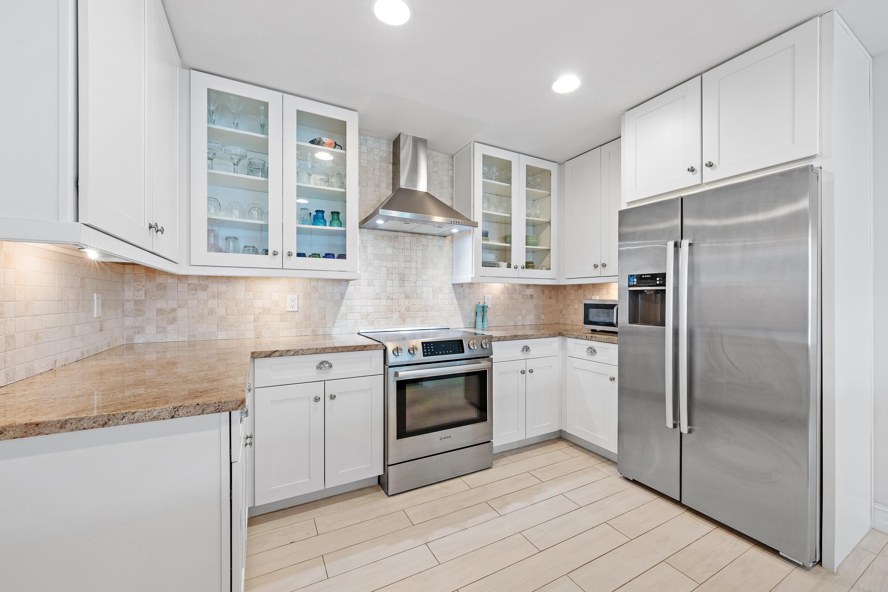 MLS - 432 Bay Colony Dr N-7