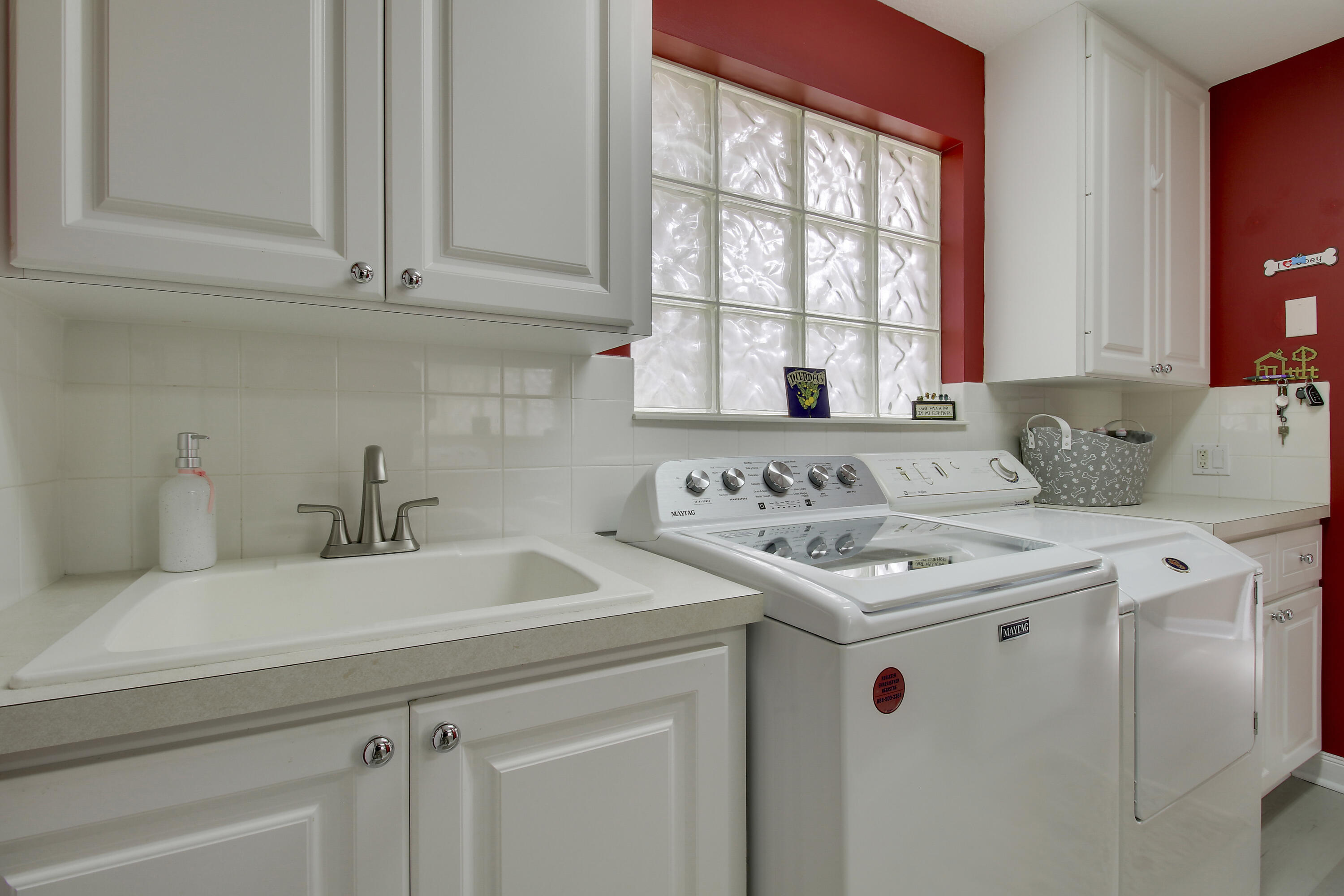 Fully size Laundry room