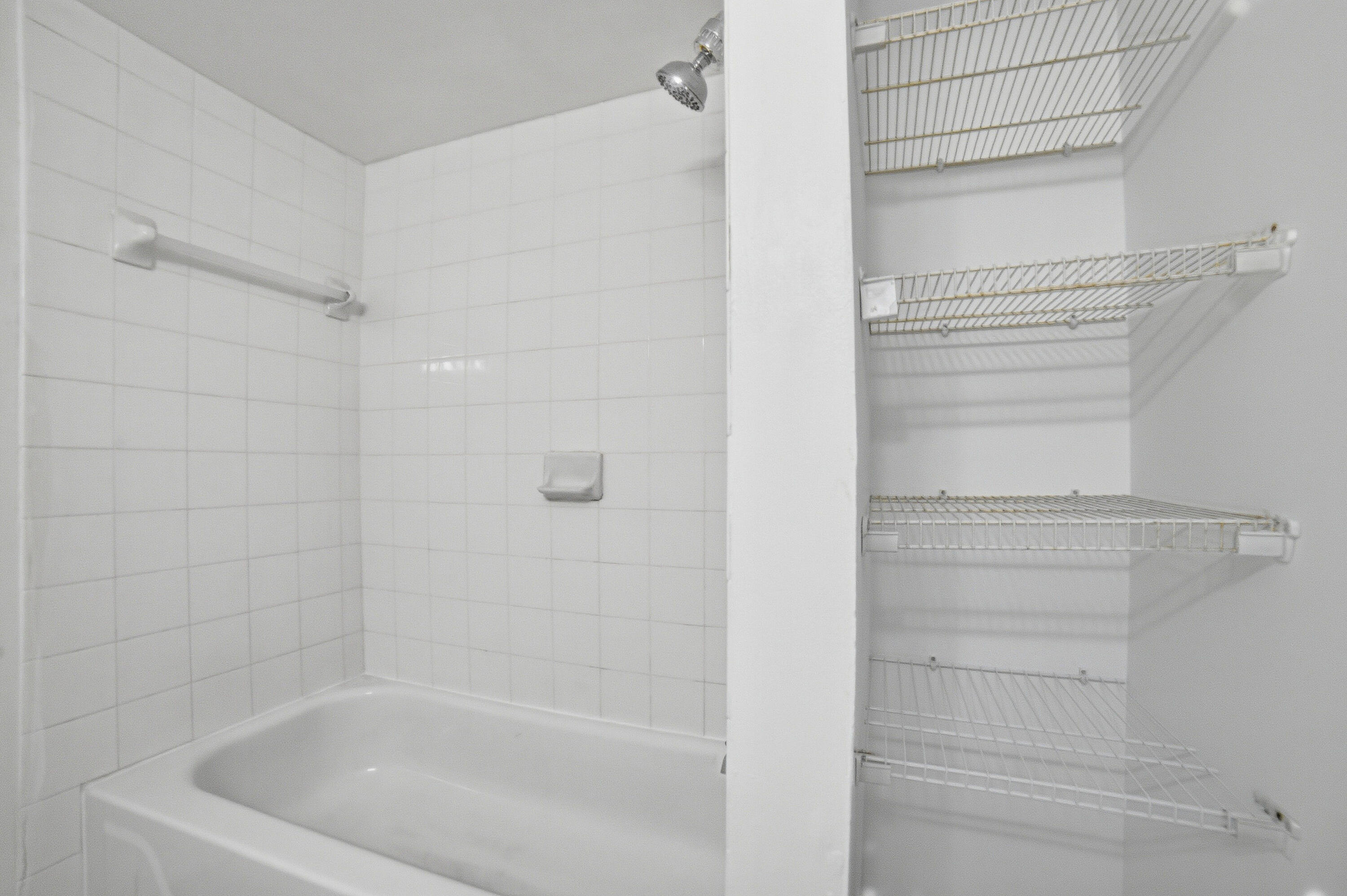 Bathroom-Tub