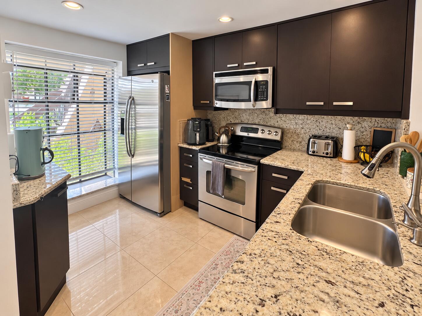 Bright, Natural Real Estate Interior-7 Bright, Natural Real Estate Interior-7
