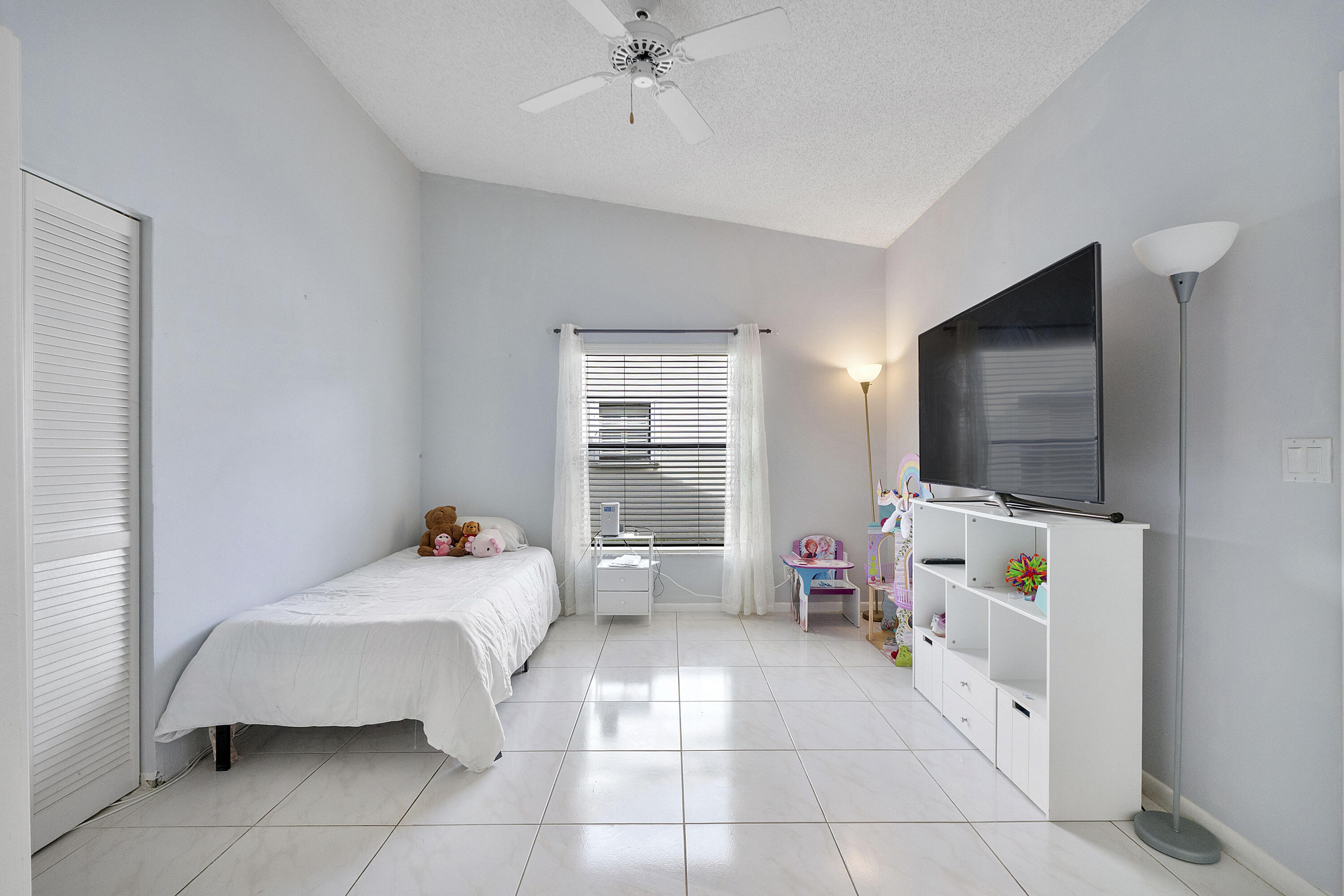 8521 Leeway Ln_029