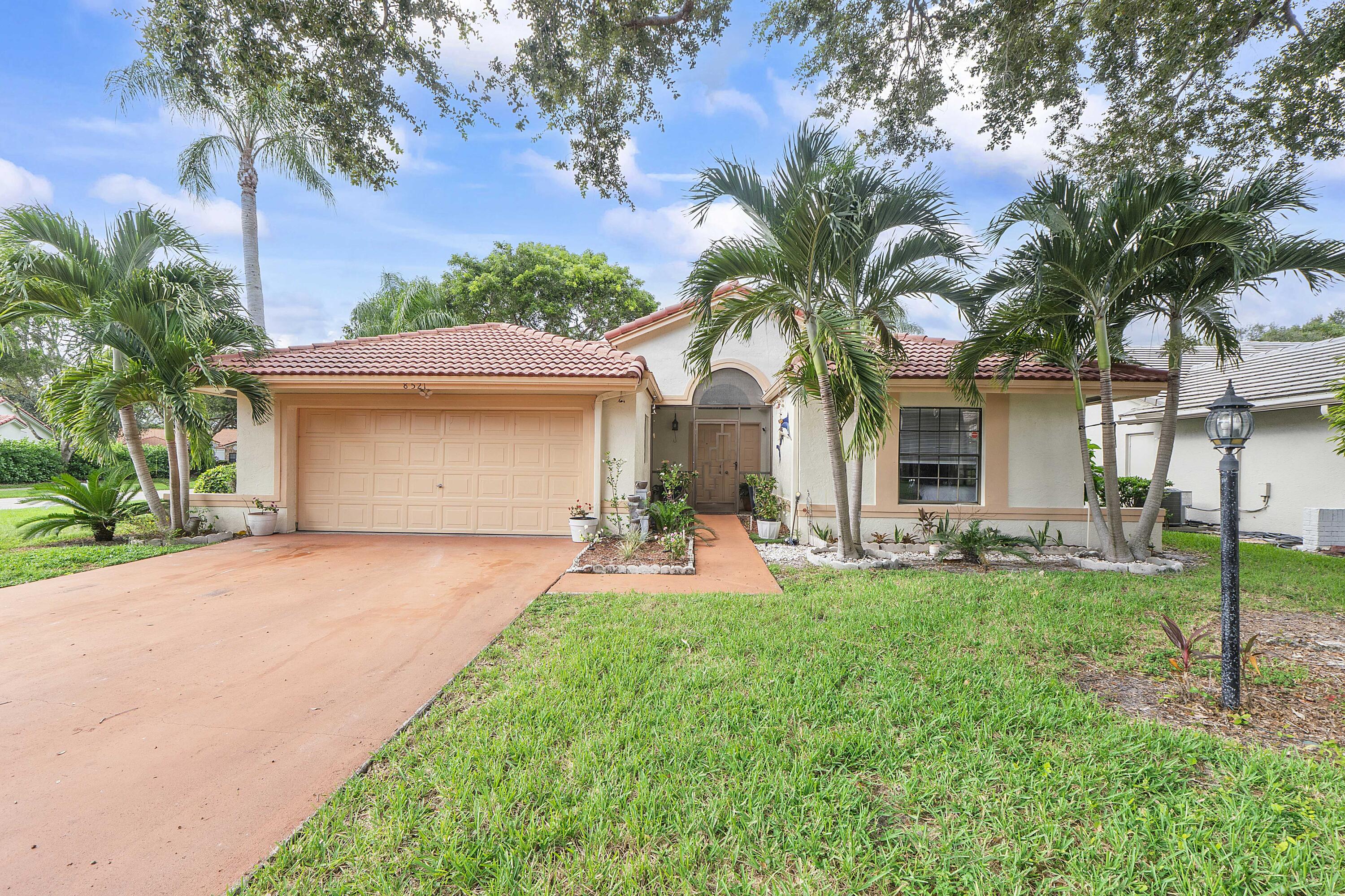 8521 Leeway Ln_002