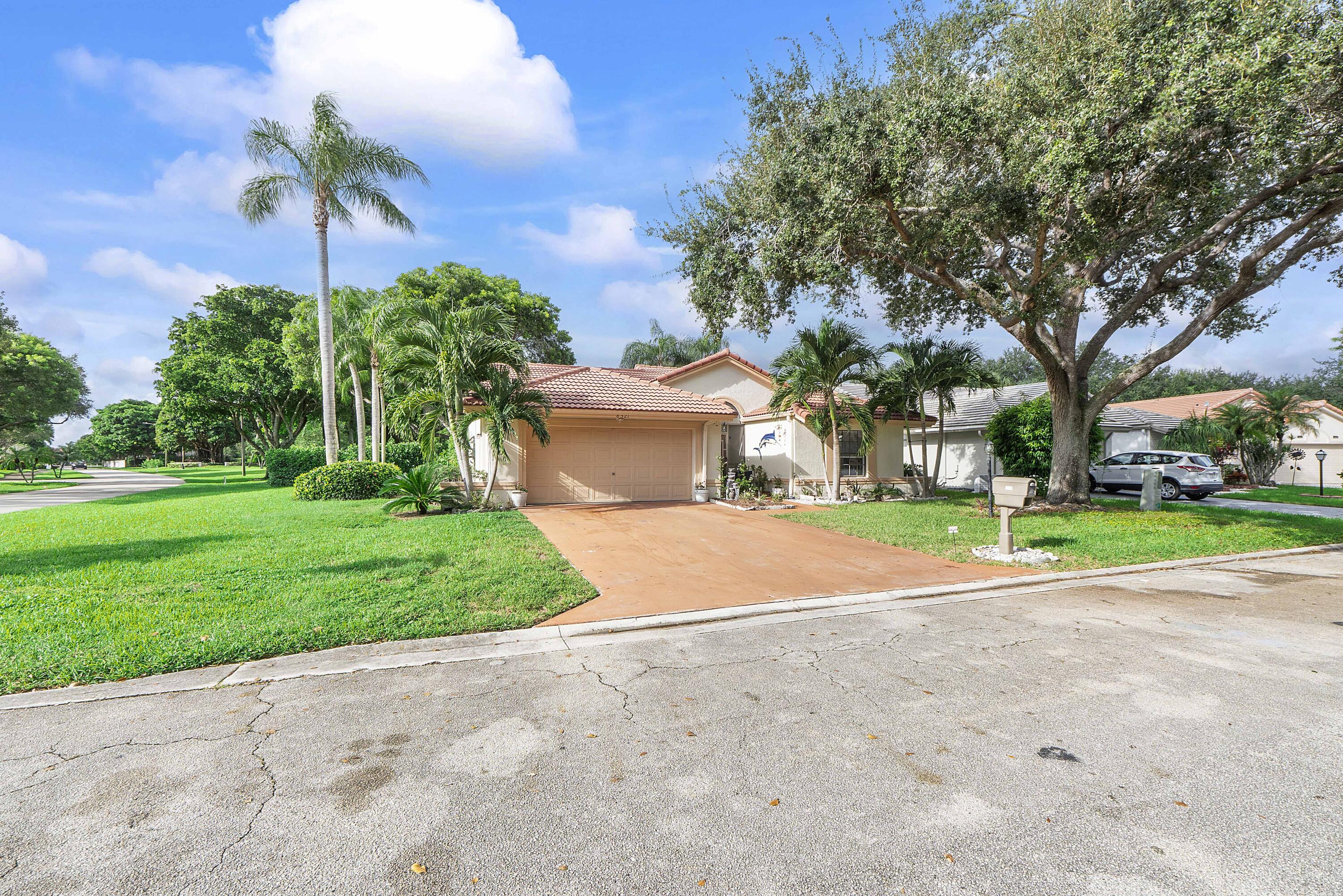 8521 Leeway Ln_004