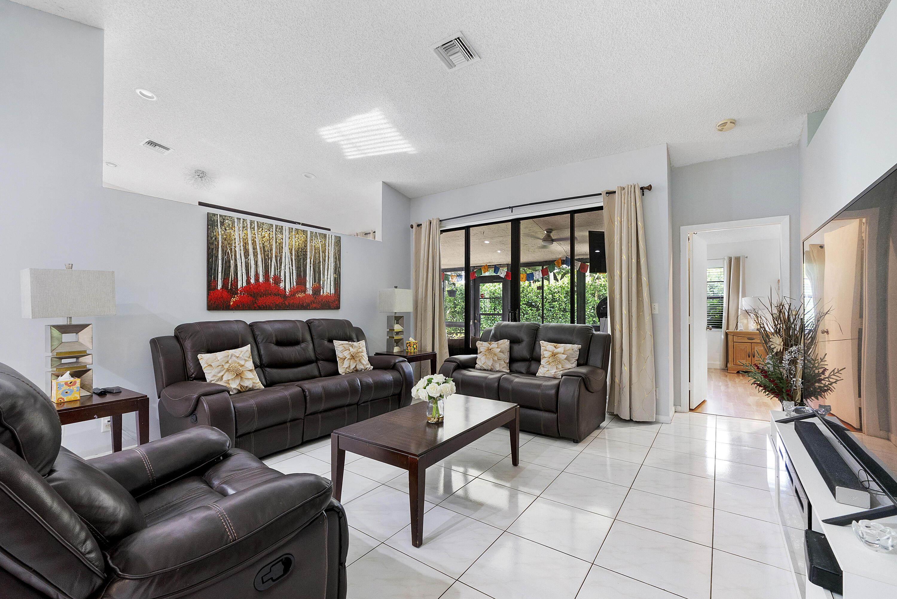 8521 Leeway Ln_018
