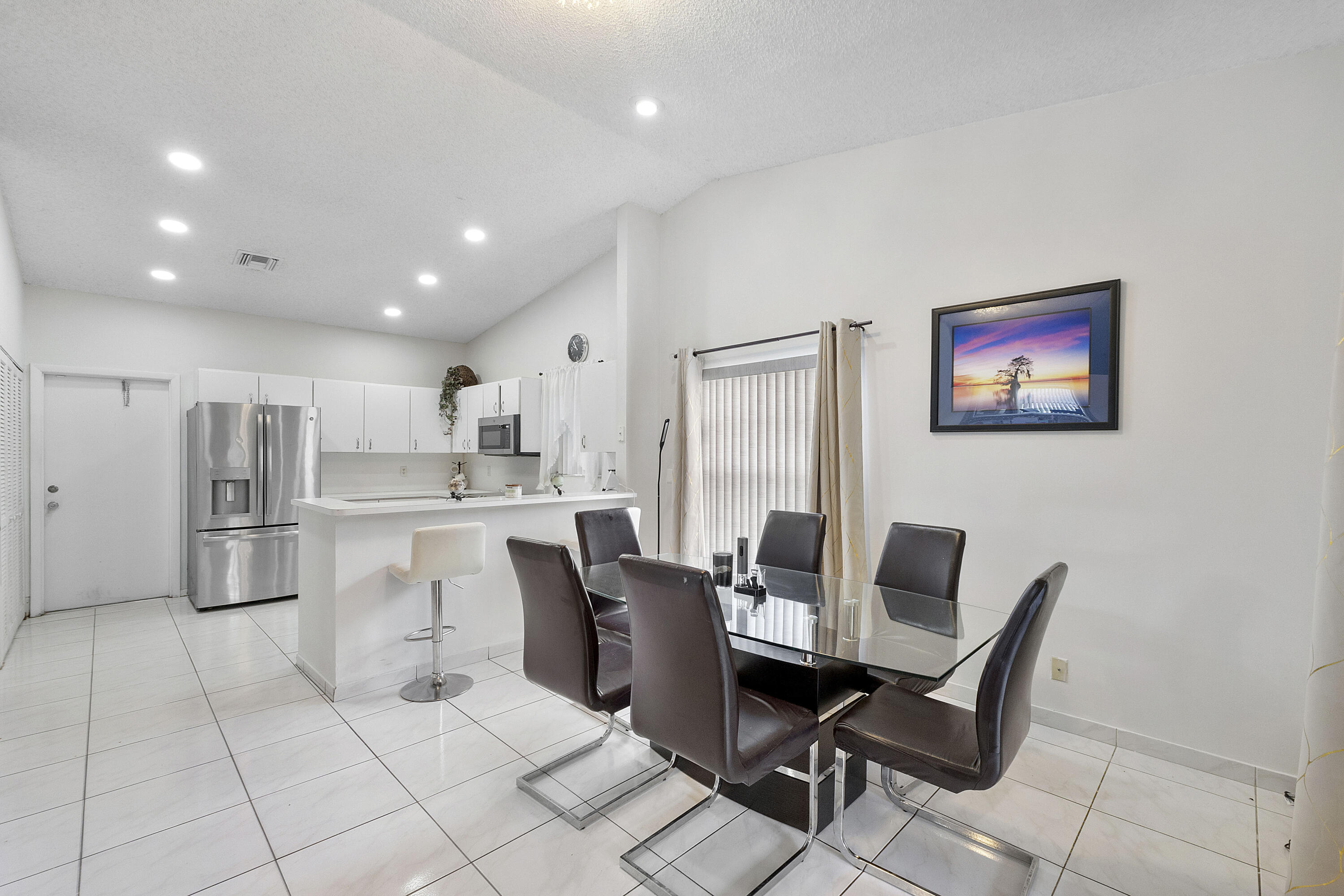 8521 Leeway Ln_025