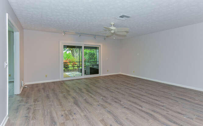 12698 SE Cascades Ct Hobe-small-014-077-