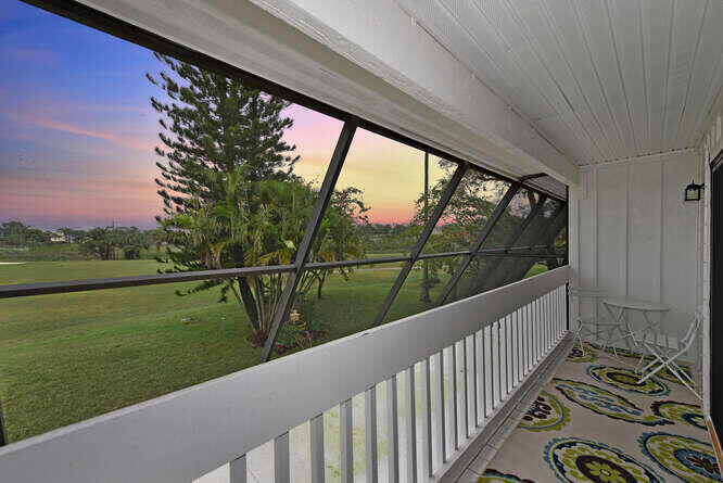 12698 SE Cascades Ct Hobe-small-038-056-