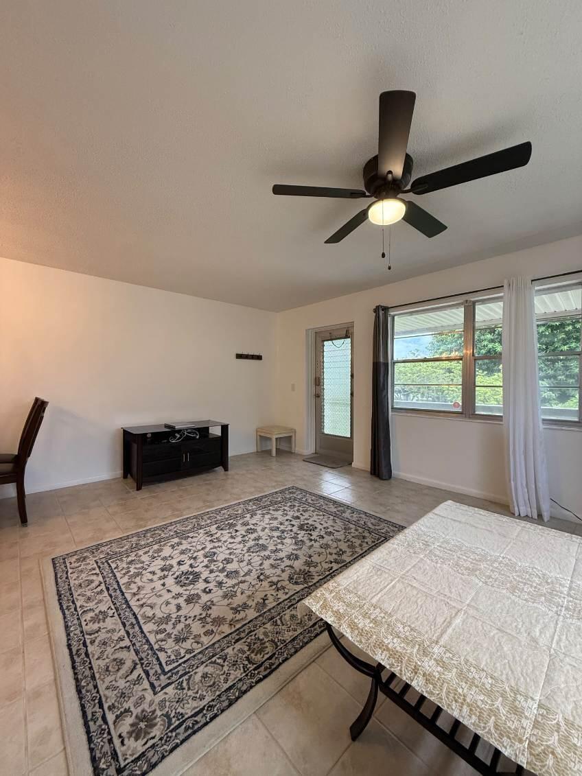 Spacious Living Roo