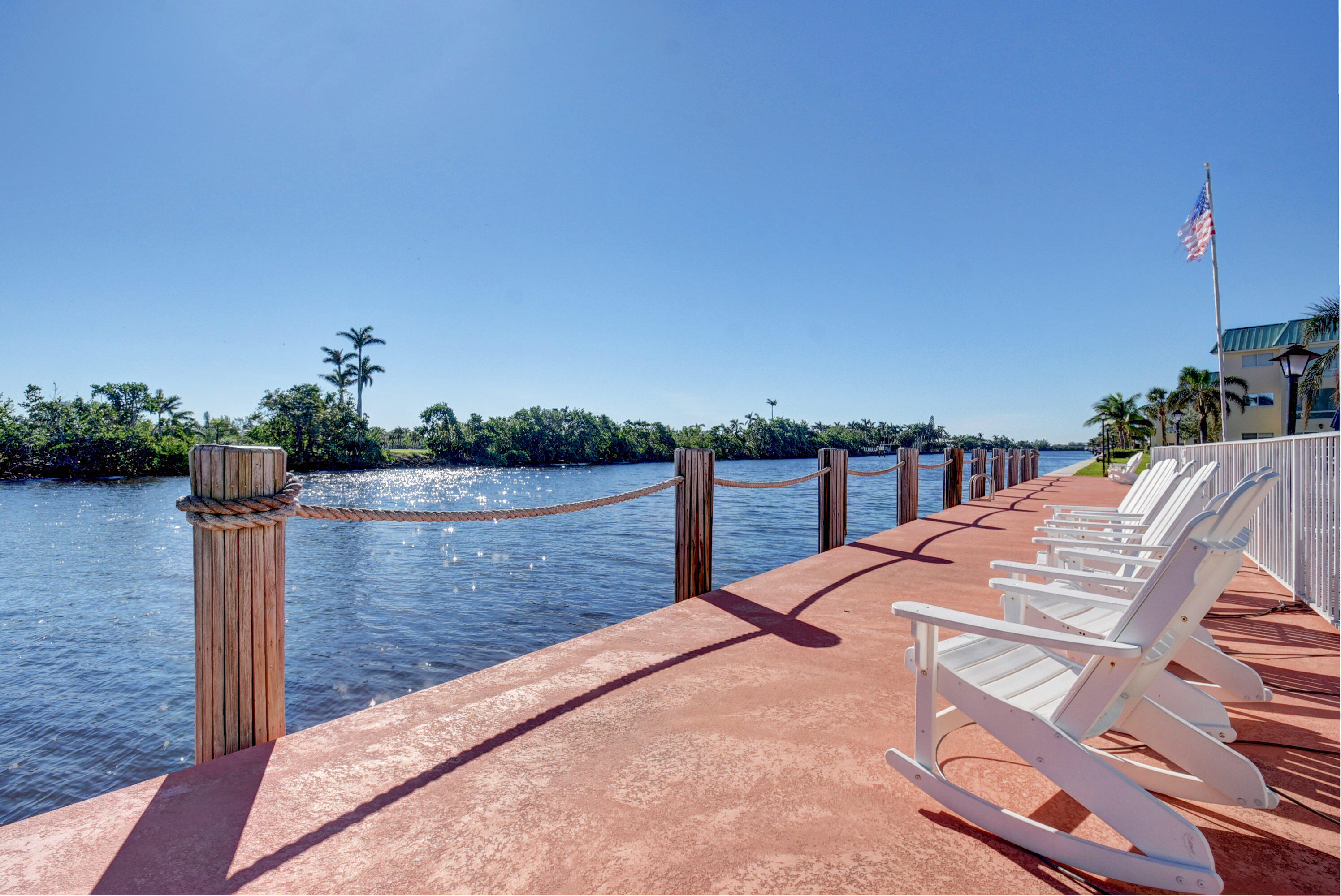 Intracoastal seating