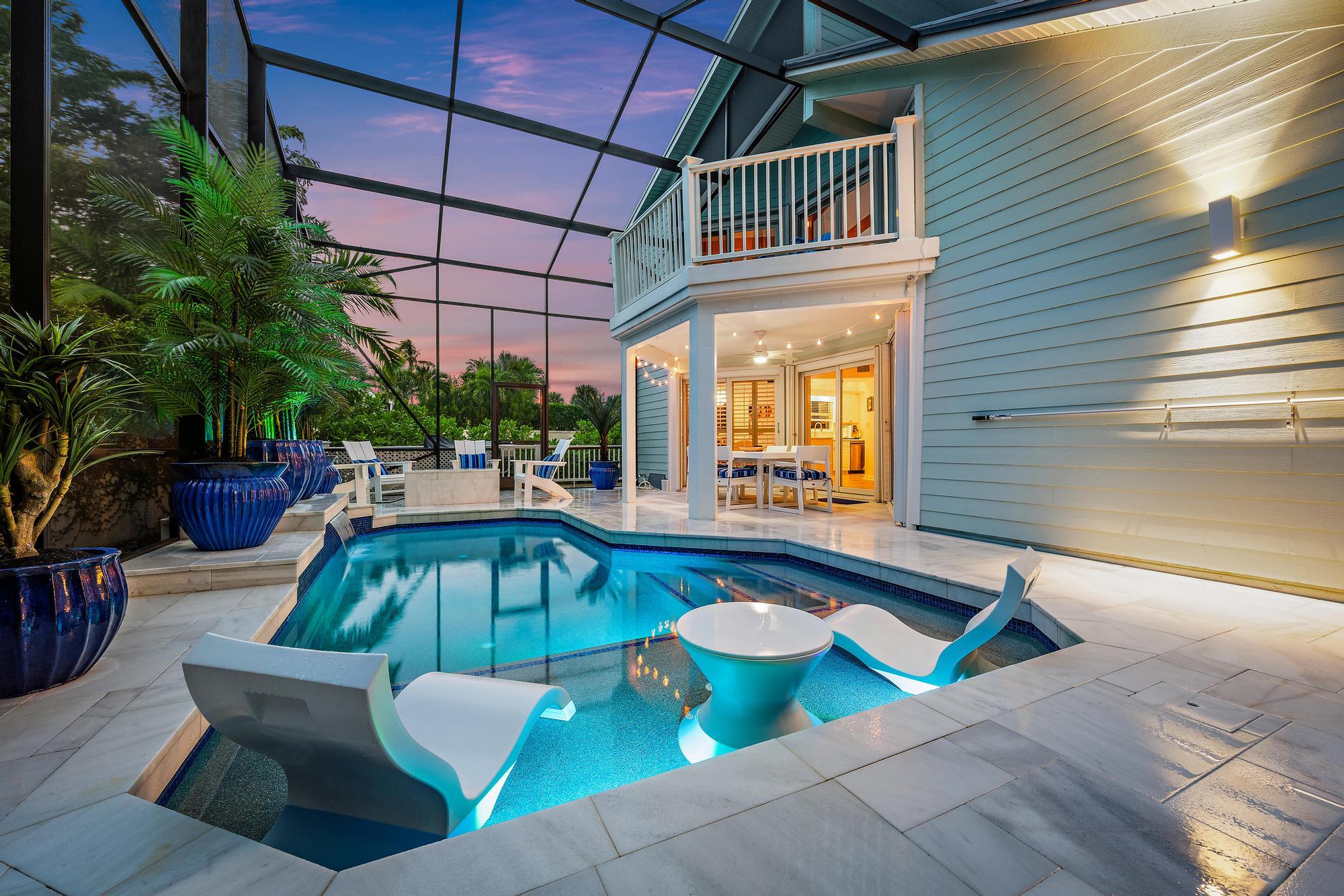 Screened in Pool & Back Exterior