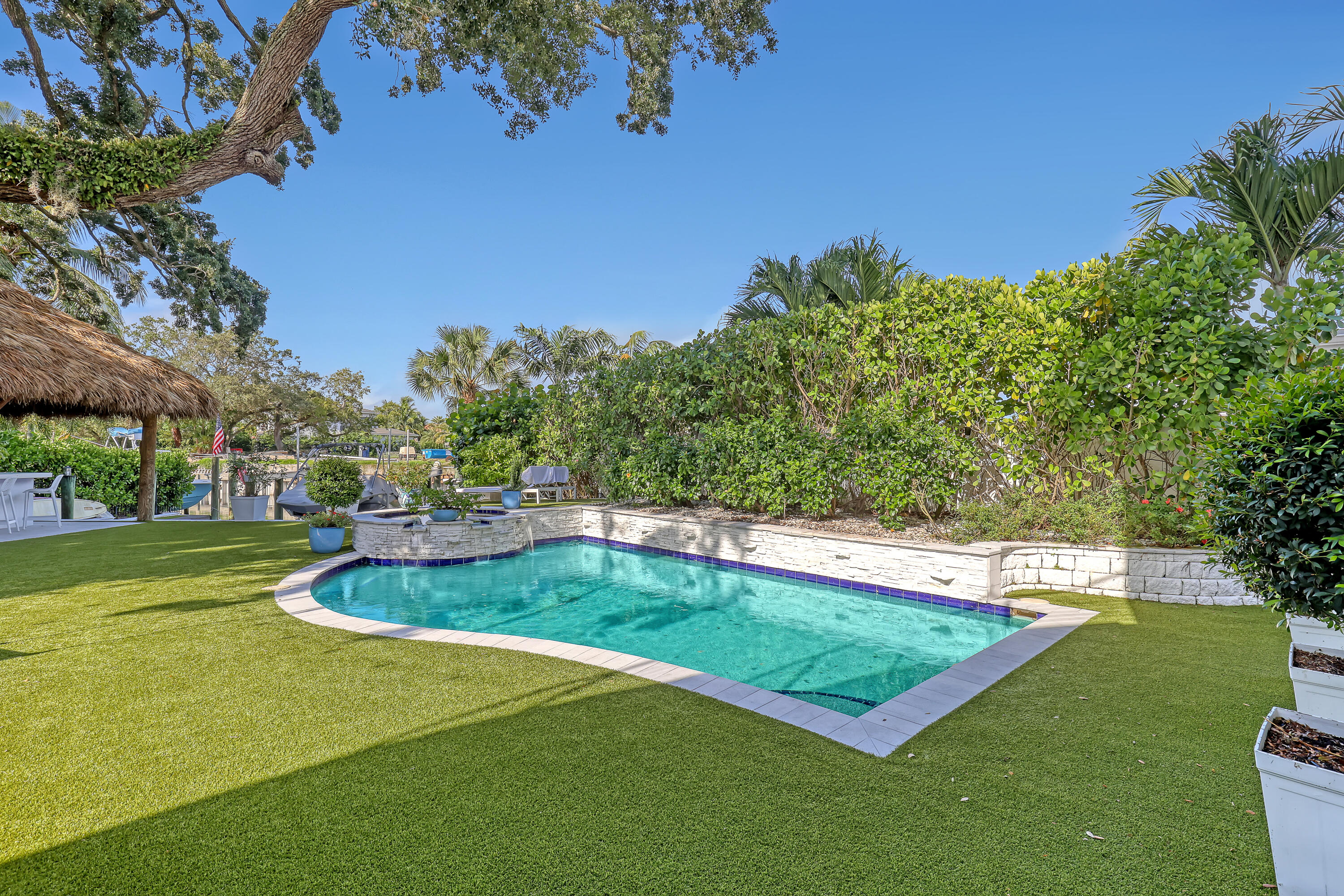 2338 Flamingo (90)